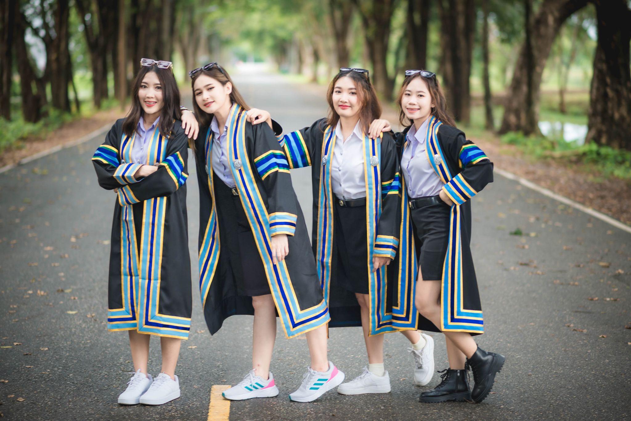 ผลงานรับปริญญา มหาวิทยาลัยราชภัฏพิบูลสงคราม โดย Feelings Studio ภาพที่ 1