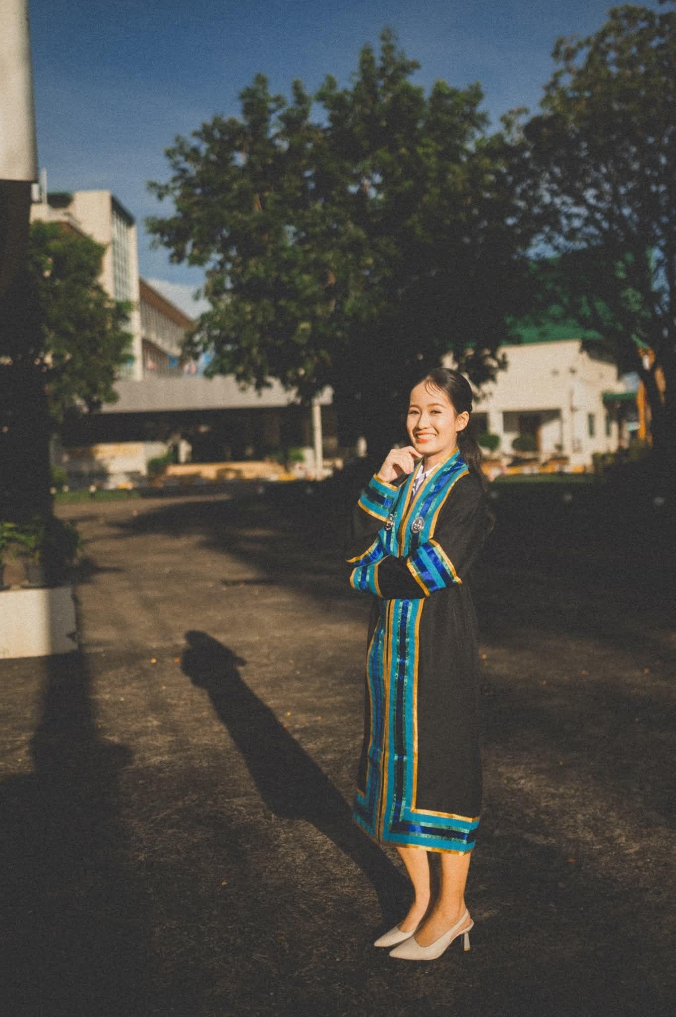 ผลงานรับปริญญา มหาวิทยาลัยราชภัฏอุตรดิตถ์ โดย Feelings Studio ภาพที่ 1
