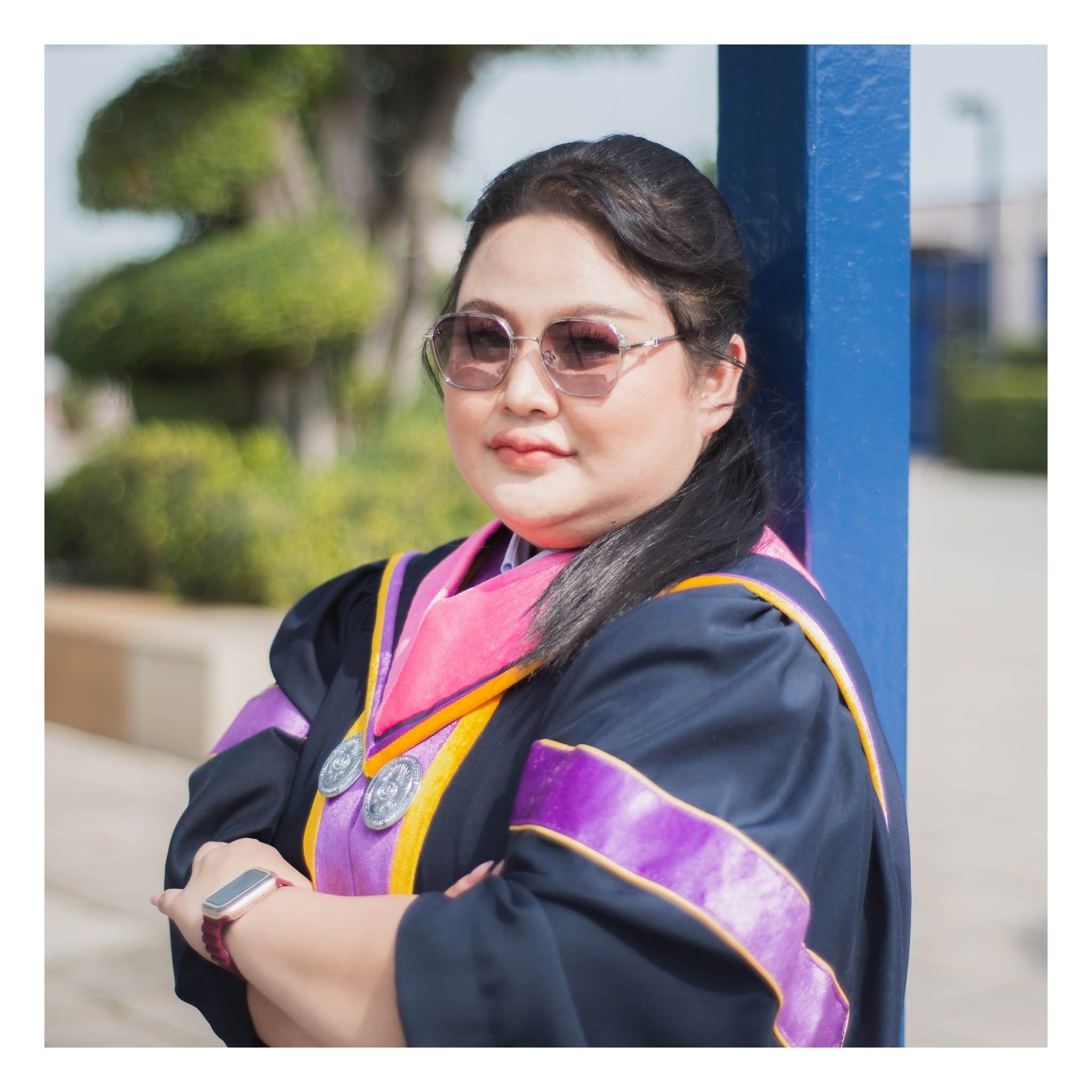 ผลงานรับปริญญา มหาวิทยาลัยราชภัฏบุรีรัมย์ โดย เกลือ แกง ภาพที่ 1