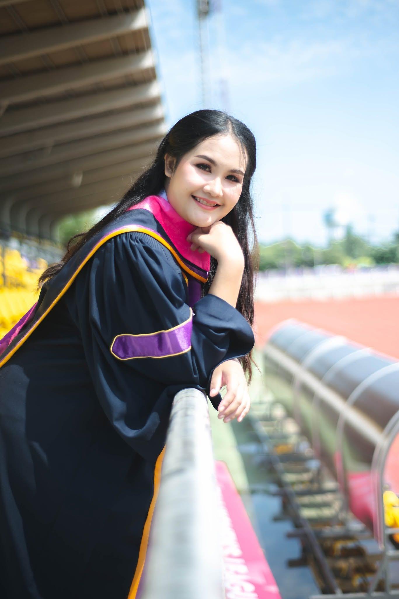 ผลงานรับปริญญา มหาวิทยาลัยราชภัฏบุรีรัมย์ โดย เกลือ แกง ภาพที่ 7