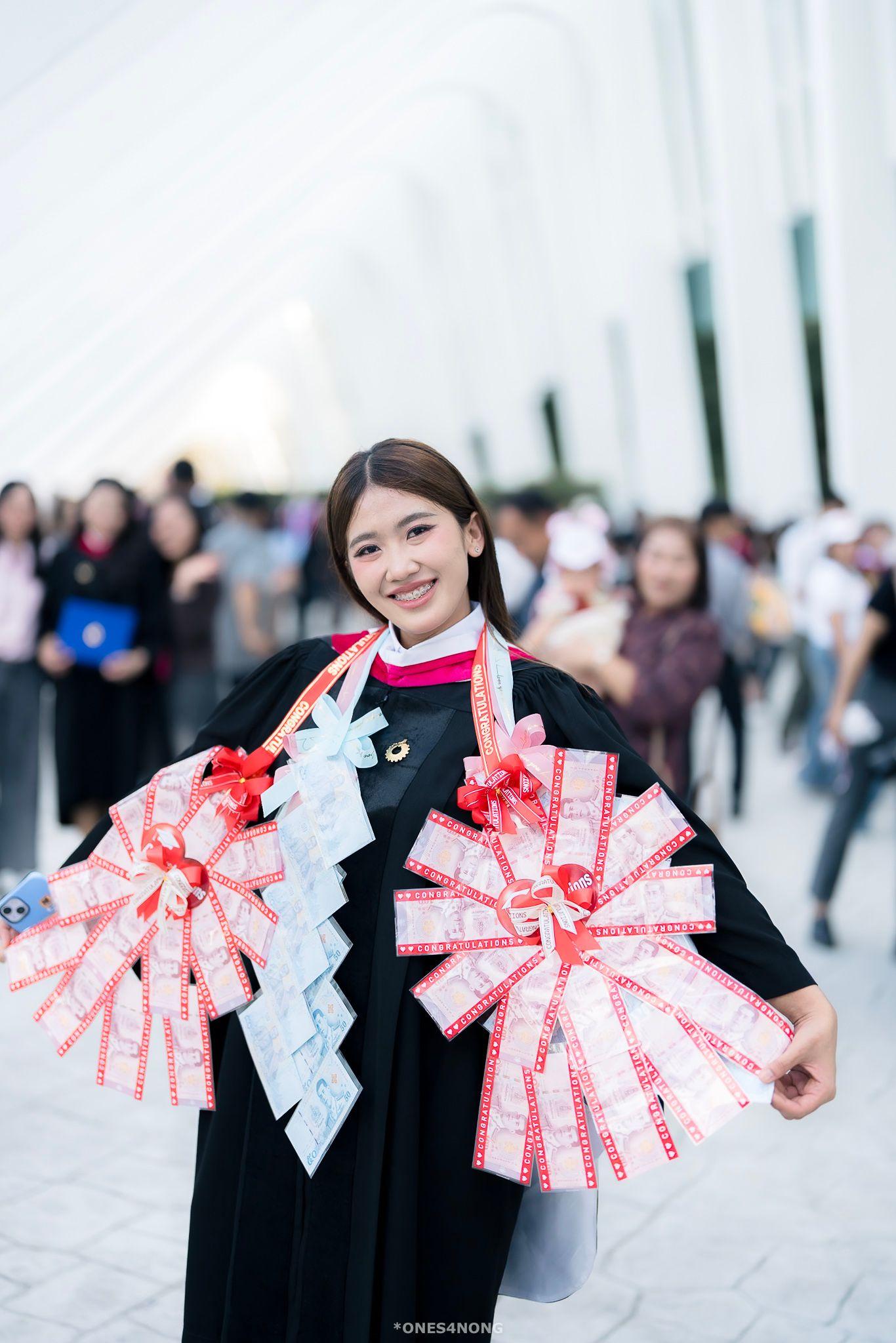 ผลงานรับปริญญา มหาวิทยาลัยรังสิต โดย ones4nong ภาพที่ 10