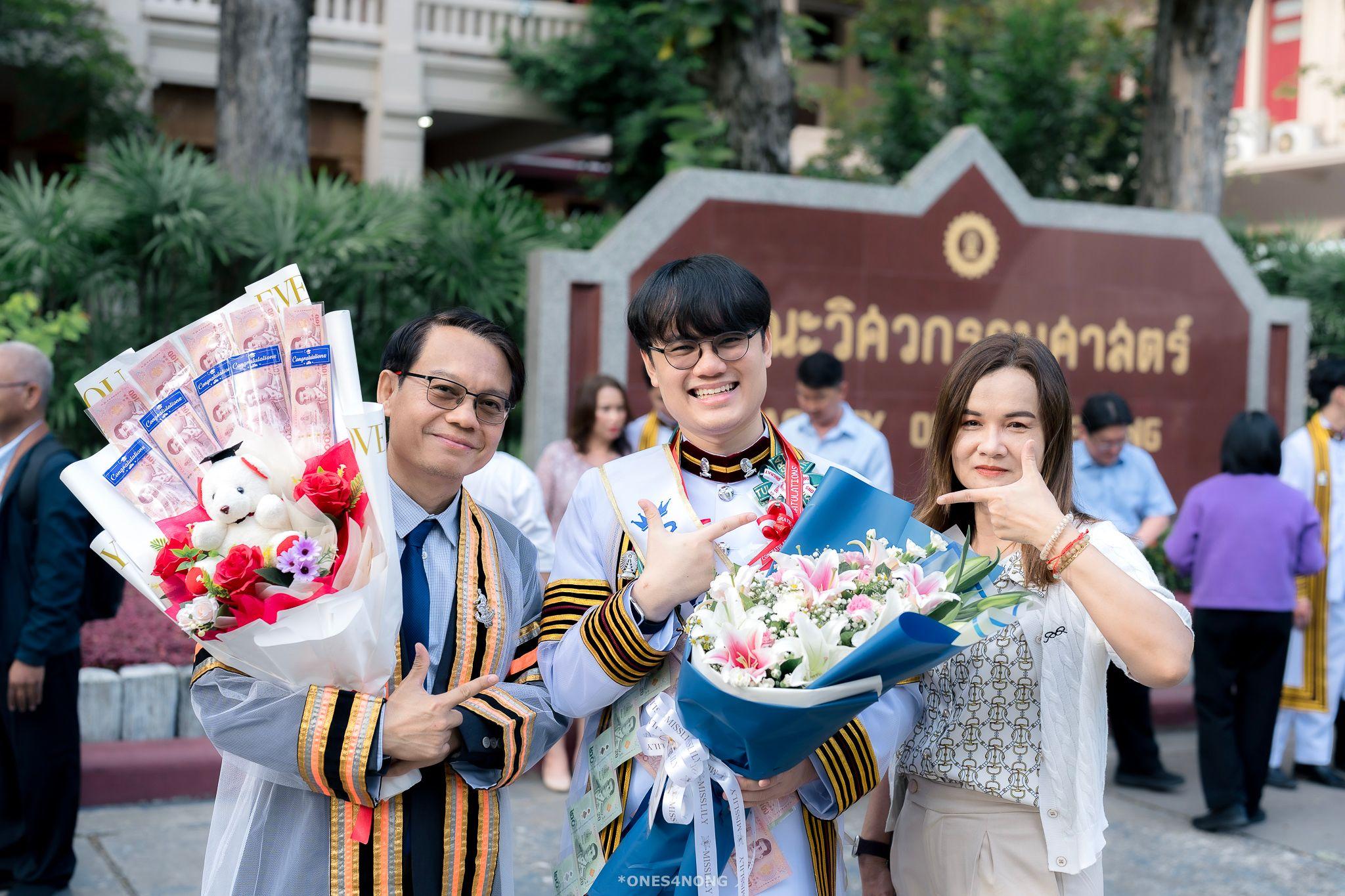 ผลงานรับปริญญา จุฬาลงกรณ์มหาวิทยาลัย โดย ones4nong ภาพที่ 1