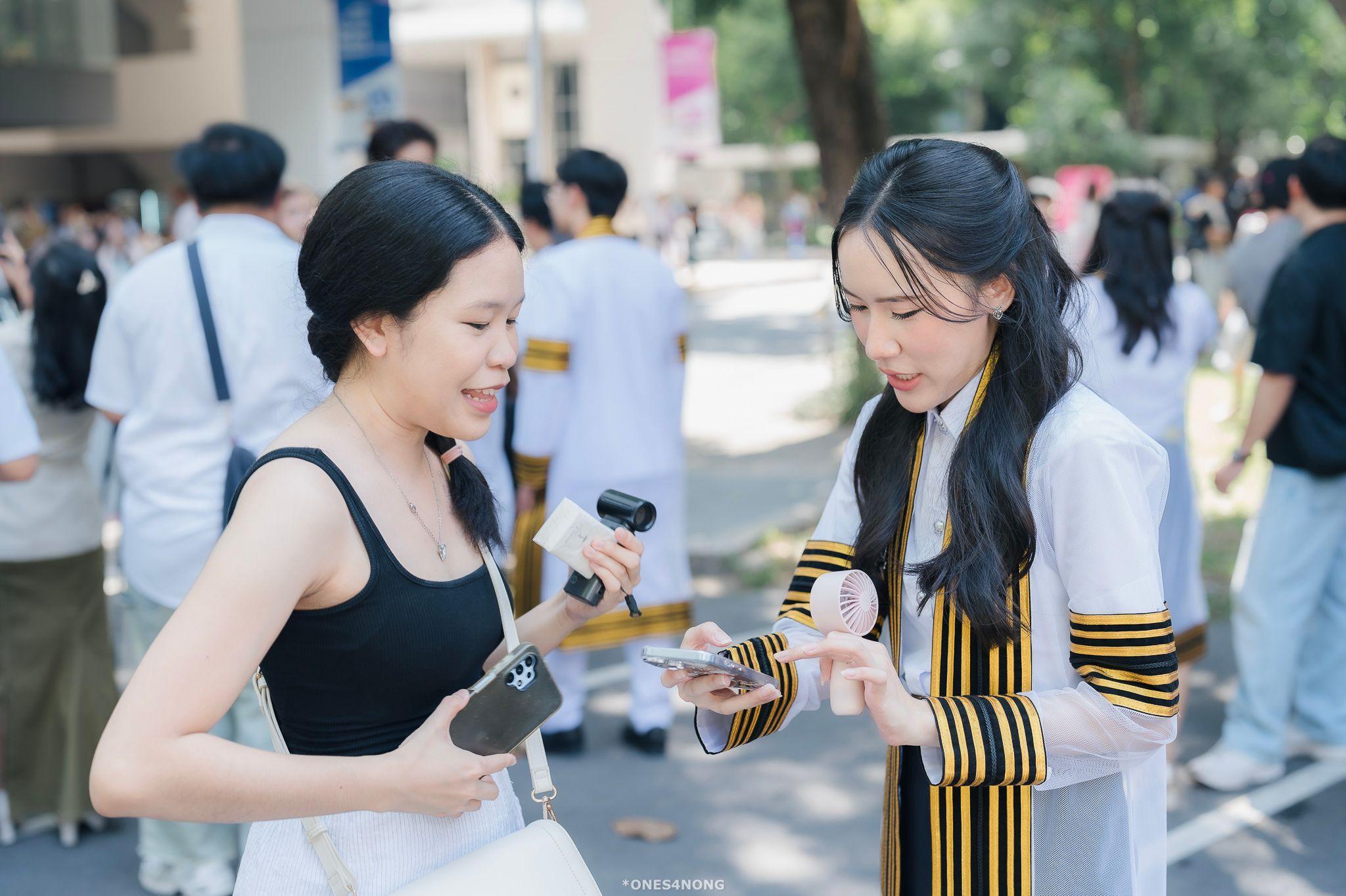 ผลงานรับปริญญา จุฬาลงกรณ์มหาวิทยาลัย โดย ones4nong ภาพที่ 8
