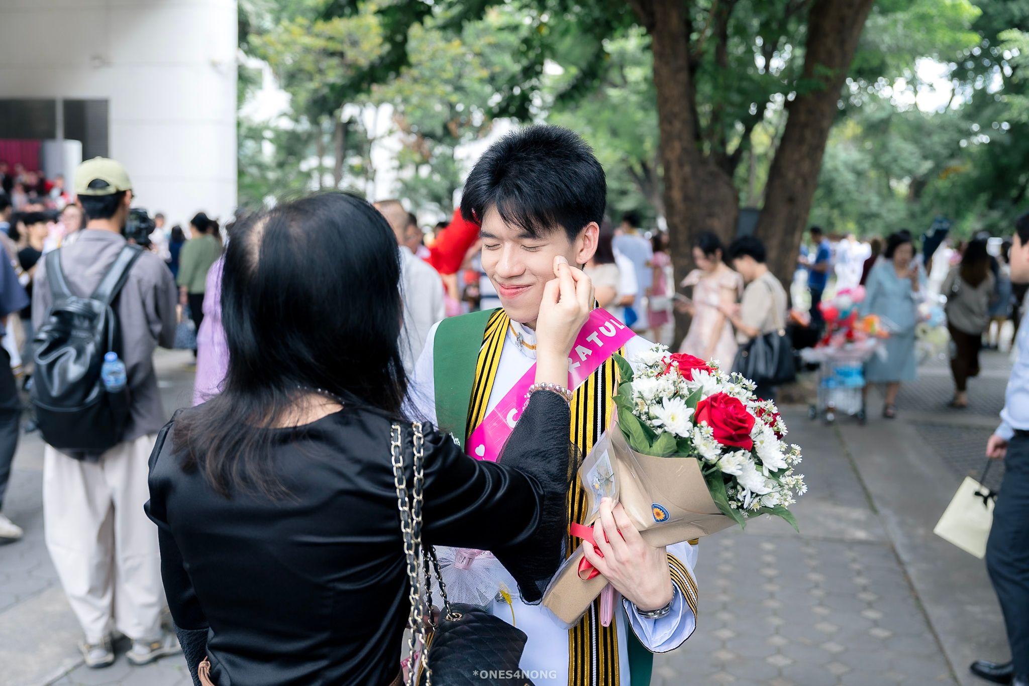 ผลงานรับปริญญา จุฬาลงกรณ์มหาวิทยาลัย โดย ones4nong ภาพที่ 17