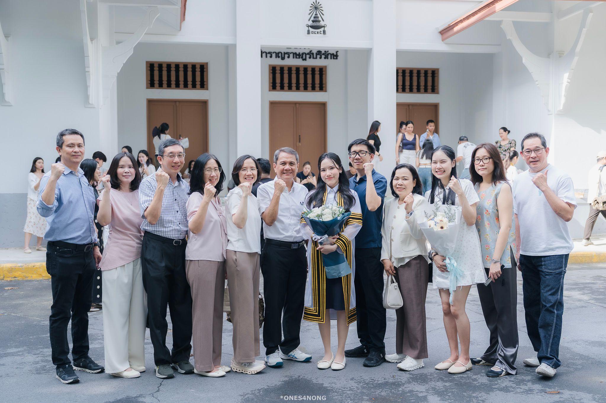 ผลงานรับปริญญา จุฬาลงกรณ์มหาวิทยาลัย โดย ones4nong ภาพที่ 20