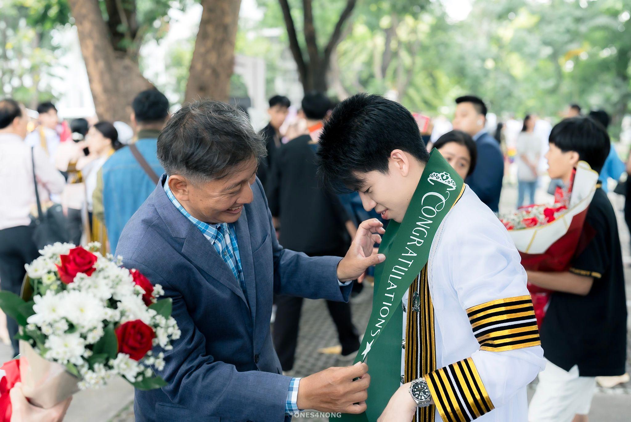 ผลงานรับปริญญา จุฬาลงกรณ์มหาวิทยาลัย โดย ones4nong ภาพที่ 1