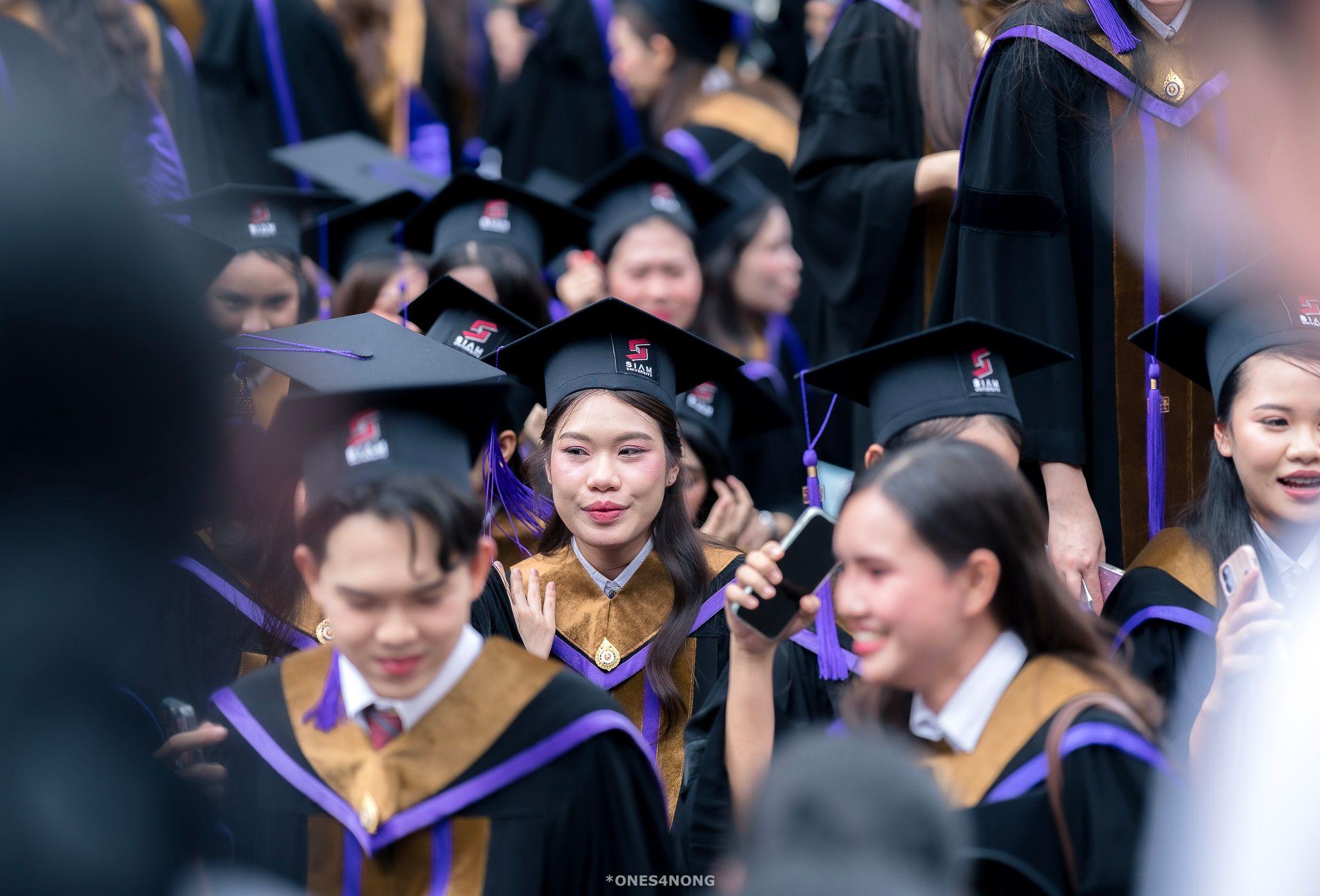 ผลงานรับปริญญา มหาวิทยาลัยสยาม โดย ones4nong ภาพที่ 13