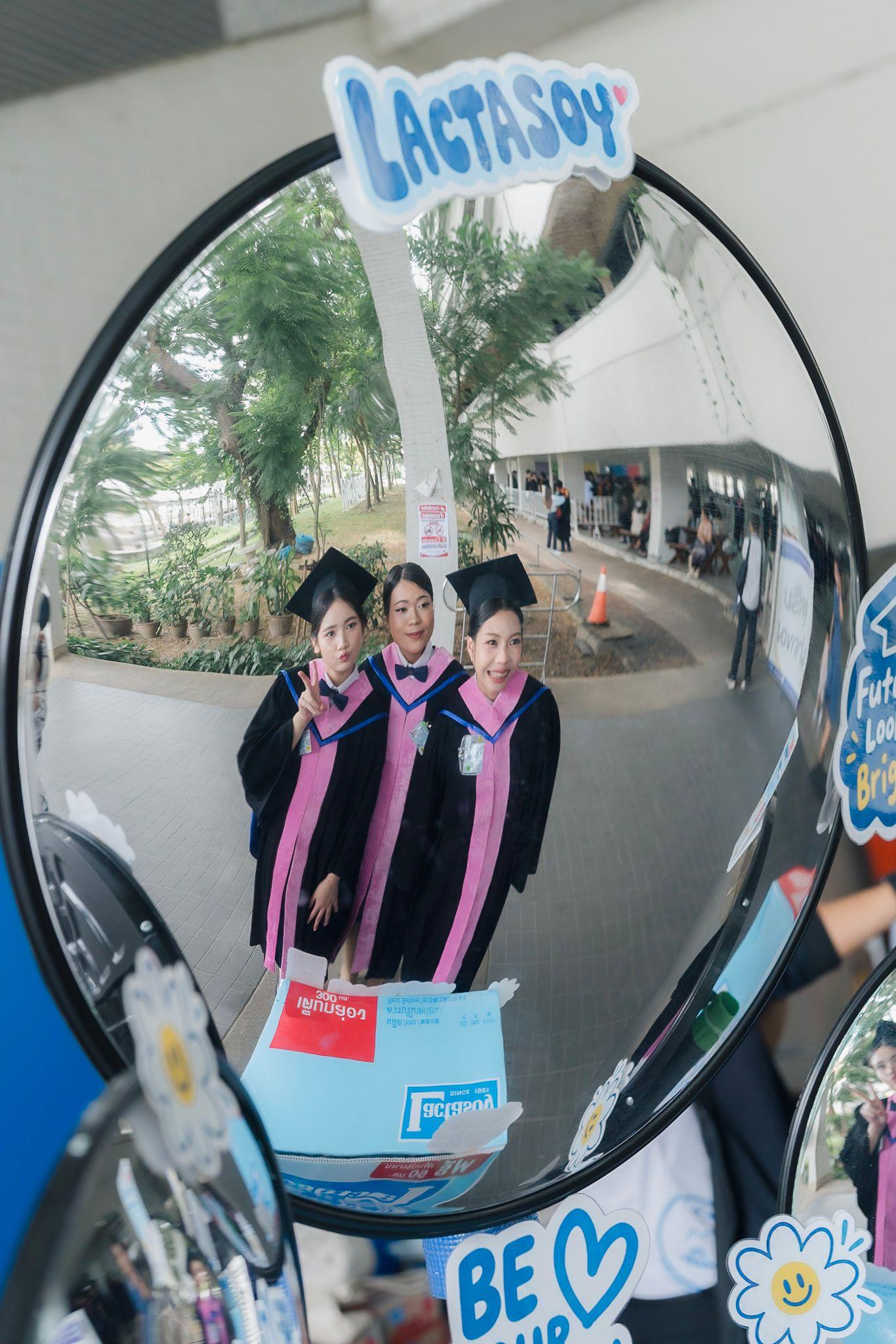 ผลงานรับปริญญา มหาวิทยาลัยมหิดล โดย ones4nong ภาพที่ 20