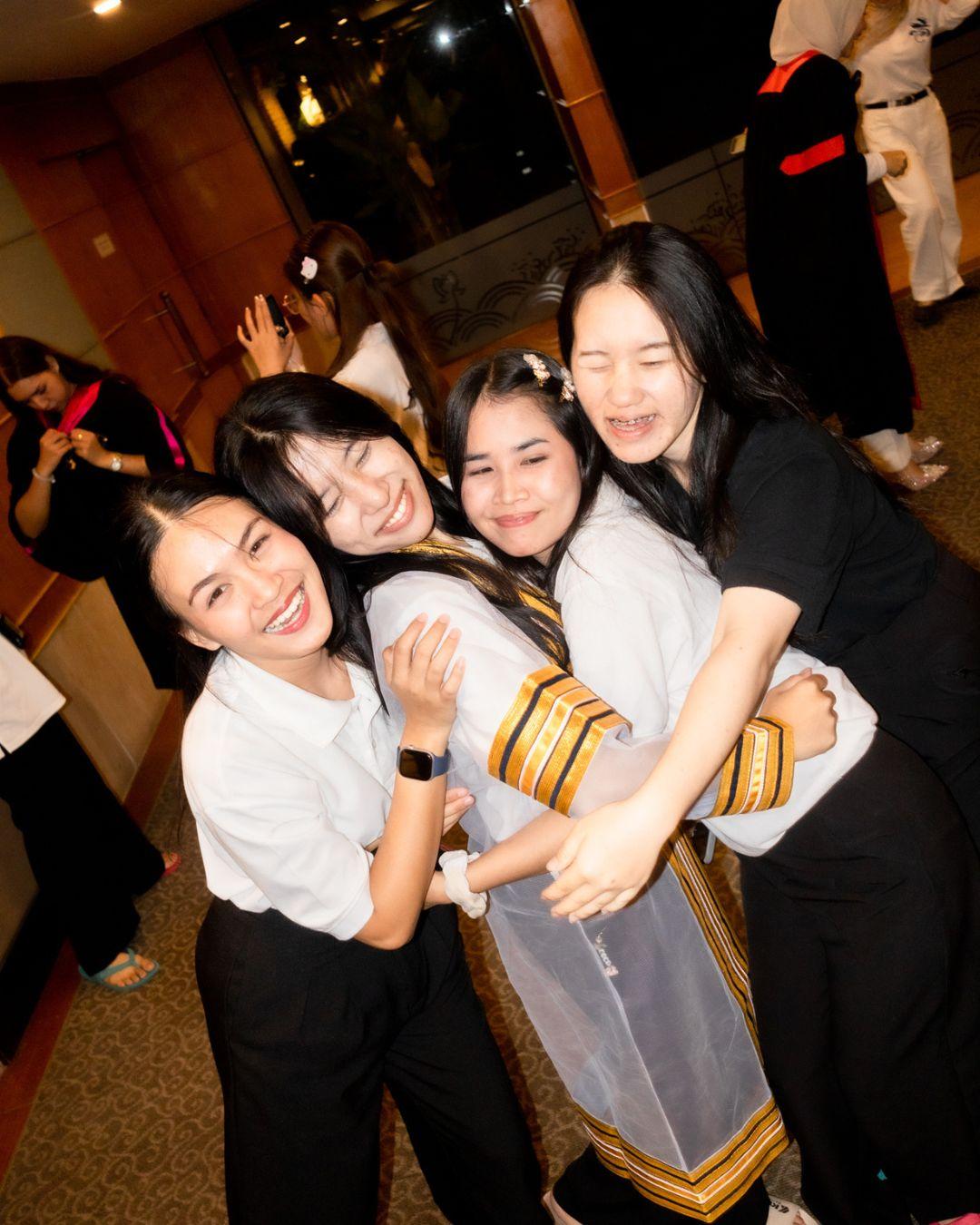 ผลงานรับปริญญา โดย NAM ภาพที่ 3
