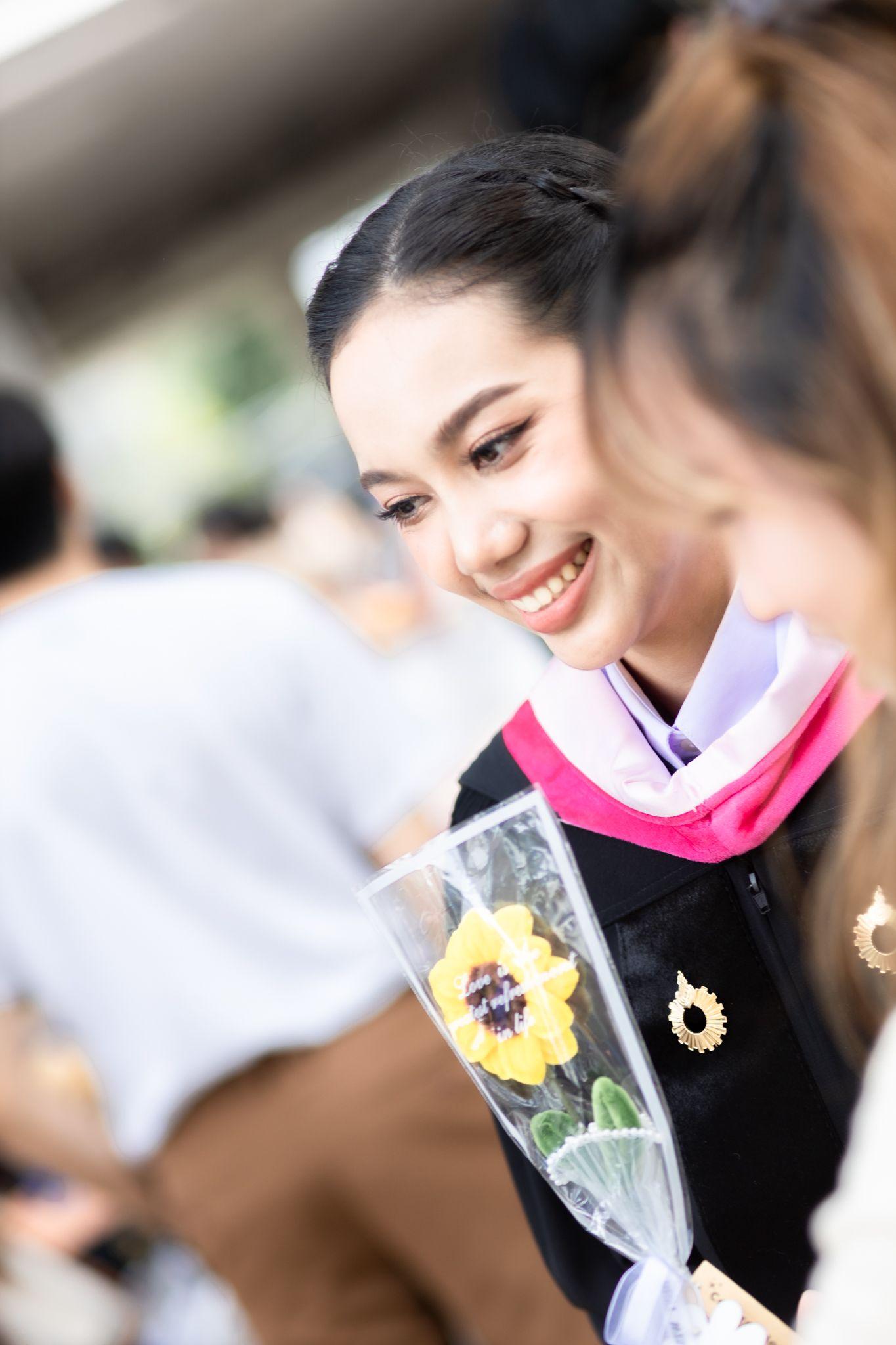 ผลงานรับปริญญา มหาวิทยาลัยรังสิต โดย NAM ภาพที่ 5