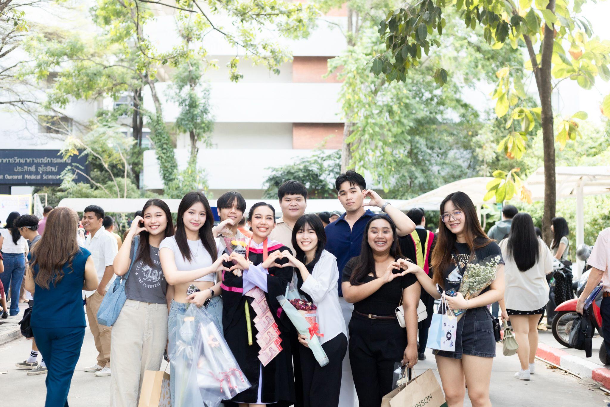 ผลงานรับปริญญา มหาวิทยาลัยรังสิต โดย NAM ภาพที่ 9