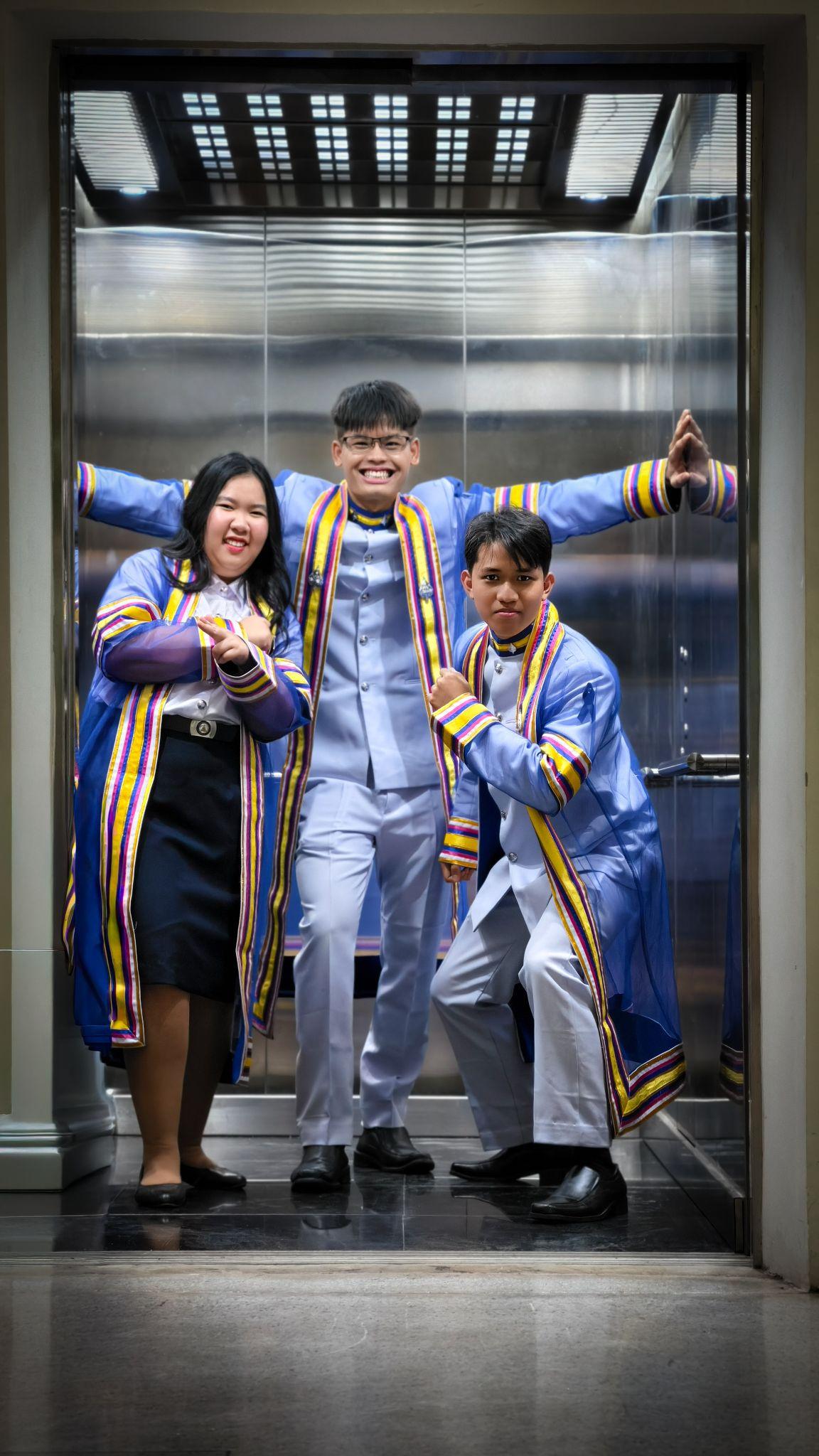 ผลงานรับปริญญา มหาวิทยาลัยอุบลราชธานี โดย Bank jirawach ภาพที่ 1