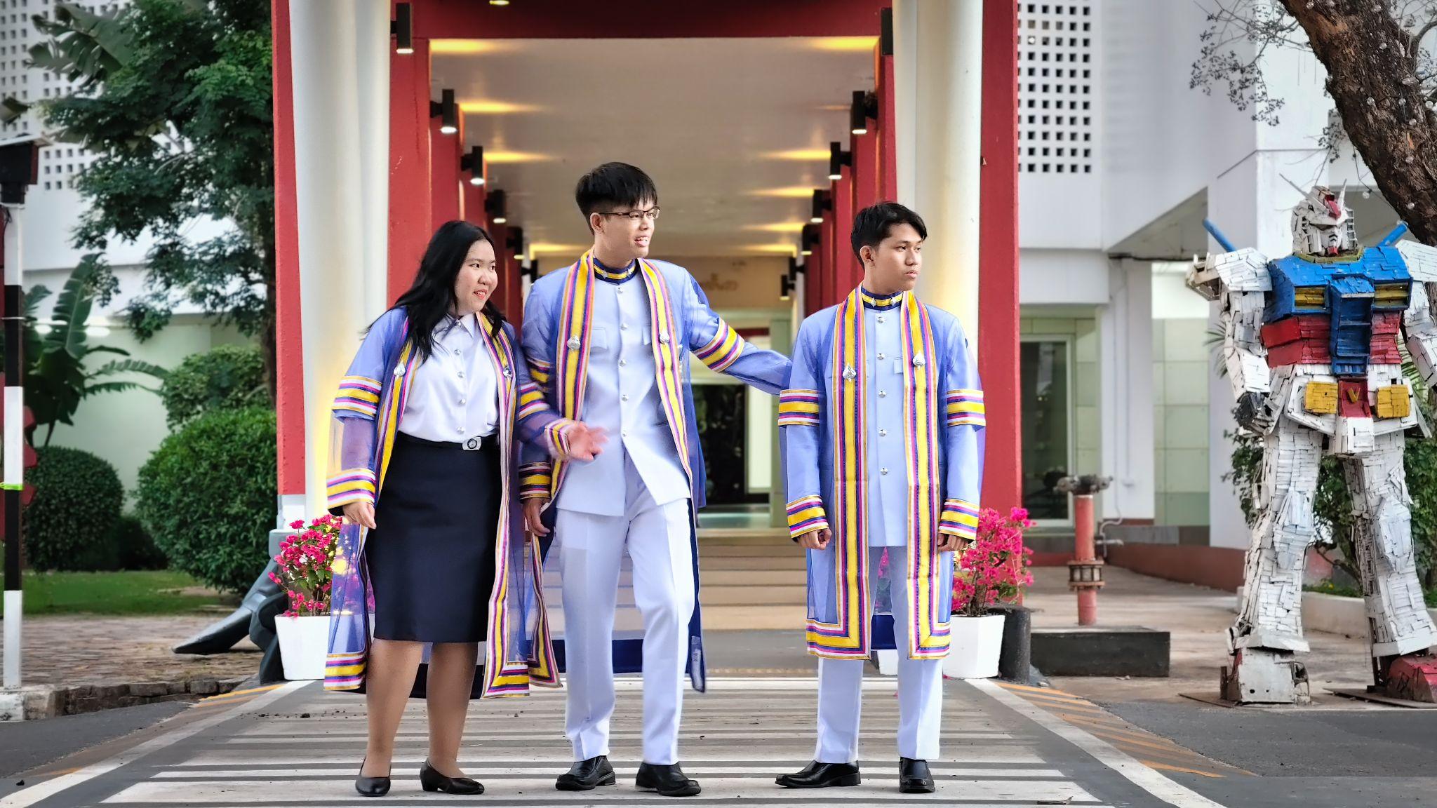 ผลงานรับปริญญา มหาวิทยาลัยอุบลราชธานี โดย Bank jirawach ภาพที่ 4