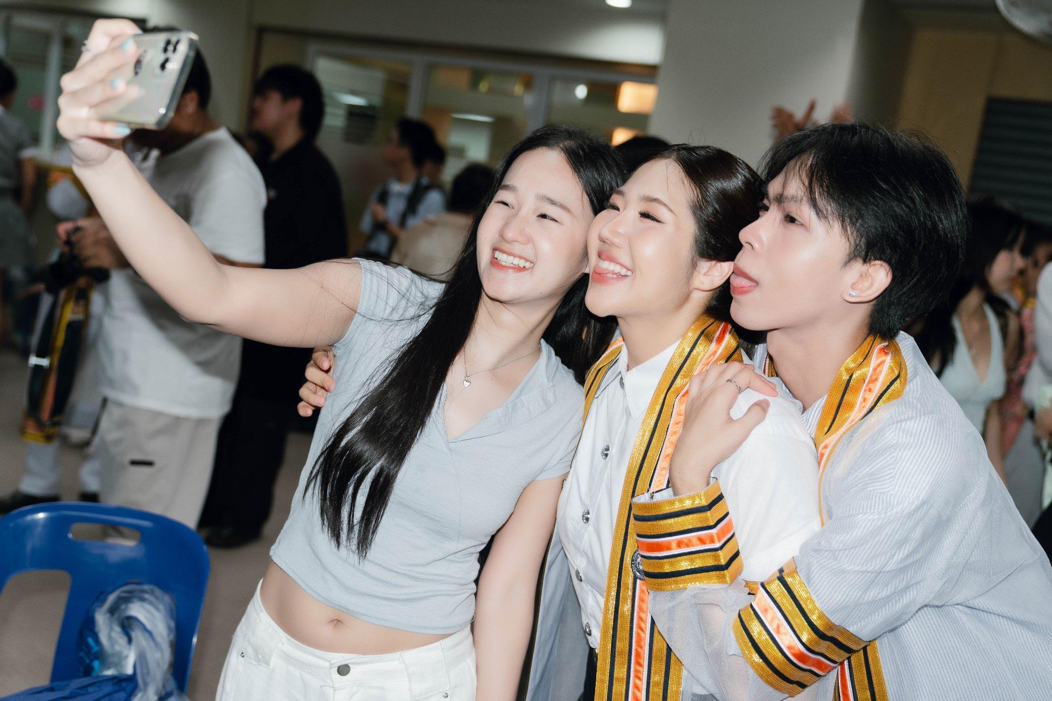 ผลงานรับปริญญา โดย Lookchin Photographer ภาพที่ 19