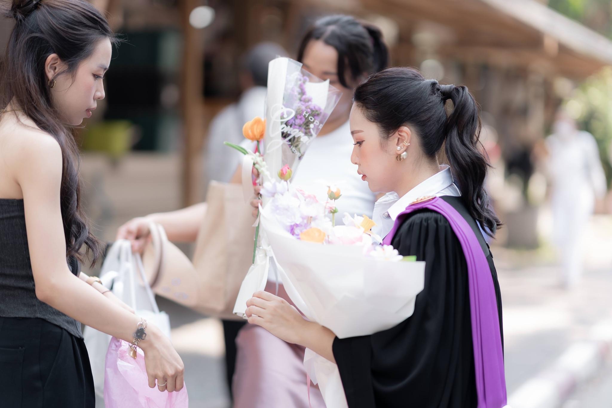 ผลงานรับปริญญา โดย Lookchin Photographer ภาพที่ 17