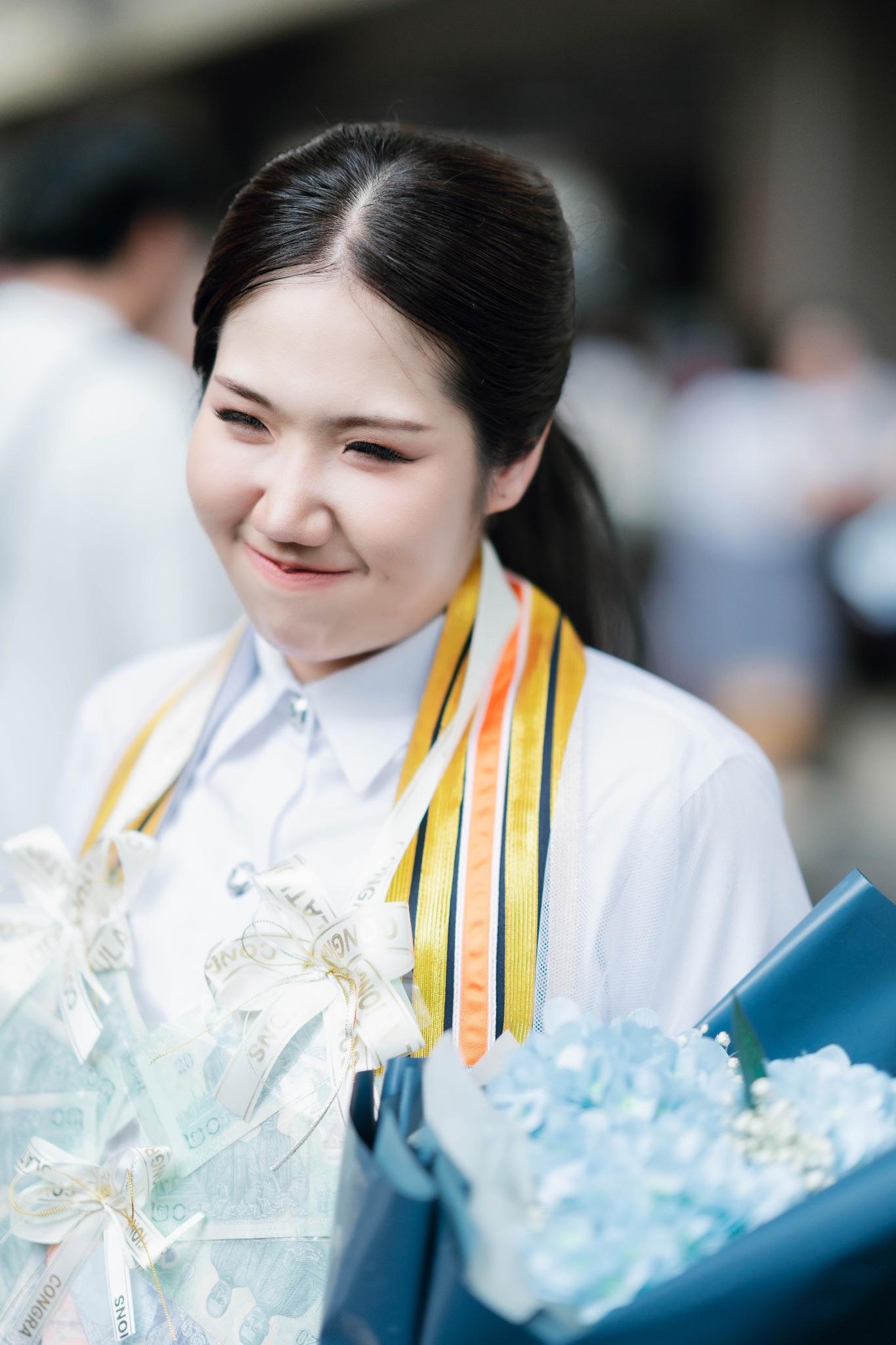 ผลงานรับปริญญา โดย Lookchin Photographer ภาพที่ 12
