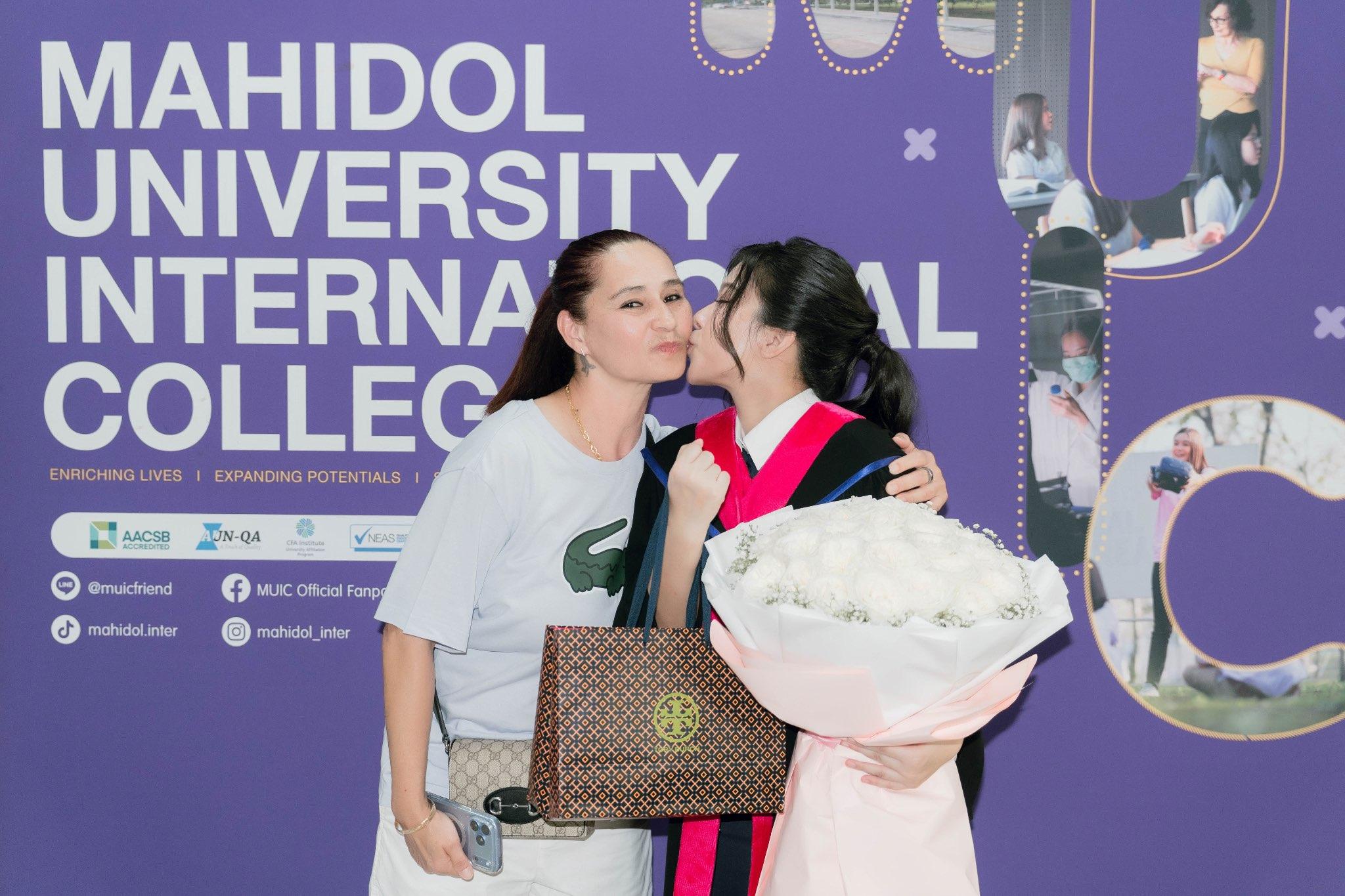 ผลงานรับปริญญา โดย Lookchin Photographer ภาพที่ 4
