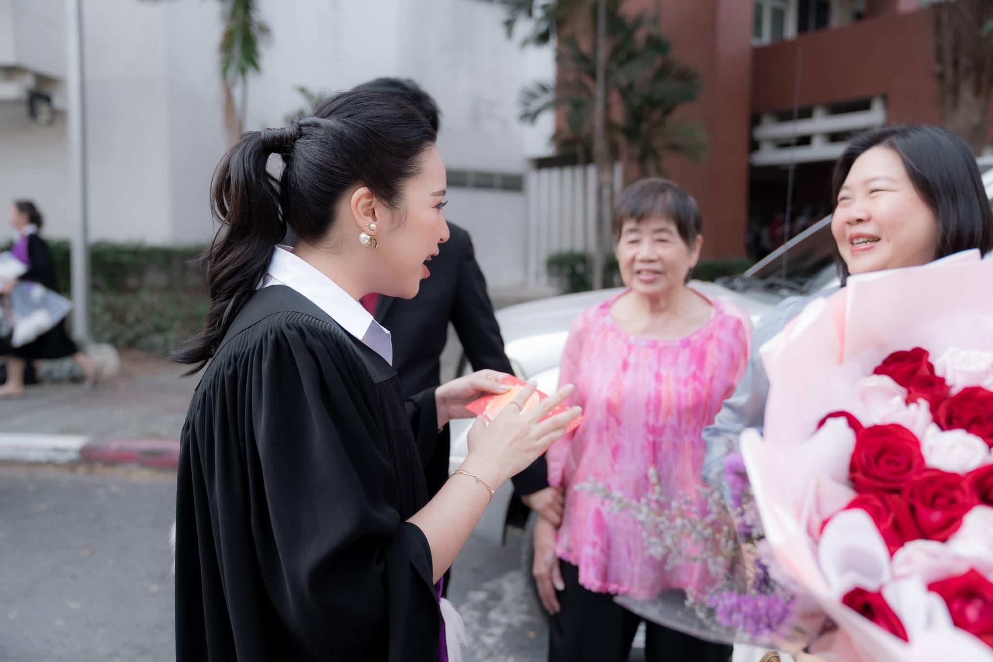 ผลงานรับปริญญา โดย Lookchin Photographer ภาพที่ 15