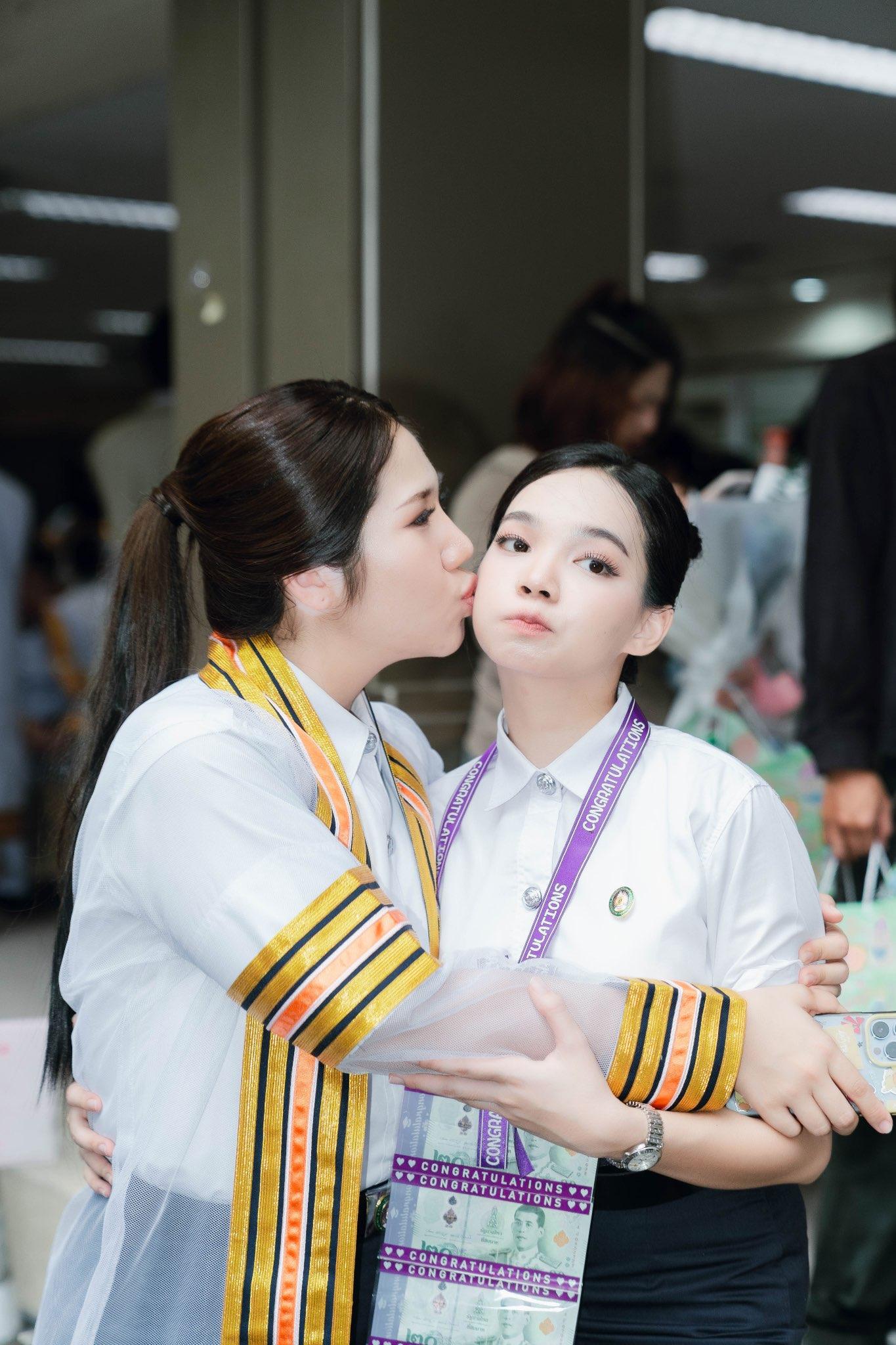 ผลงานรับปริญญา โดย Lookchin Photographer ภาพที่ 17