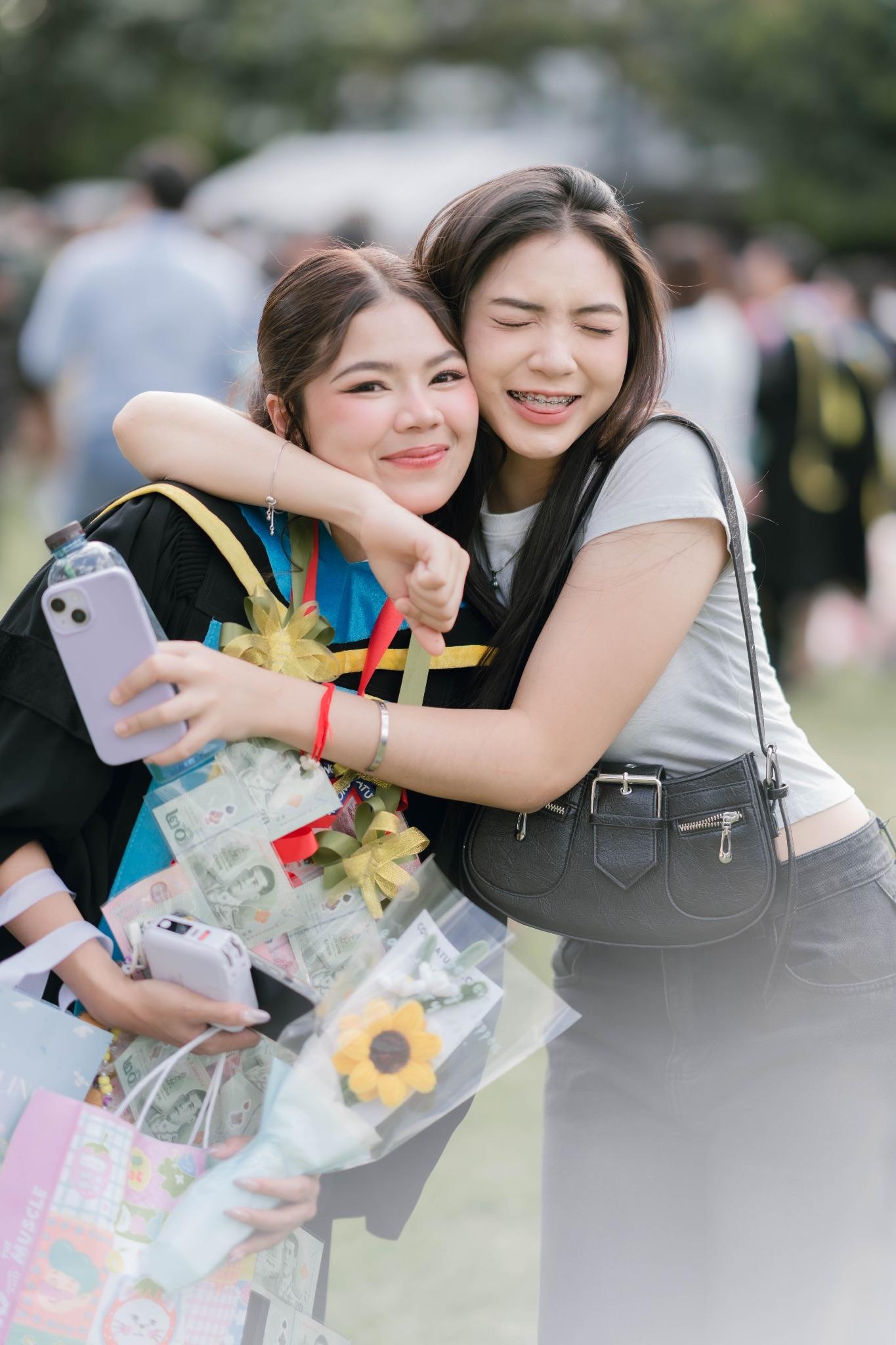 ผลงานรับปริญญา โดย Lookchin Photographer ภาพที่ 10