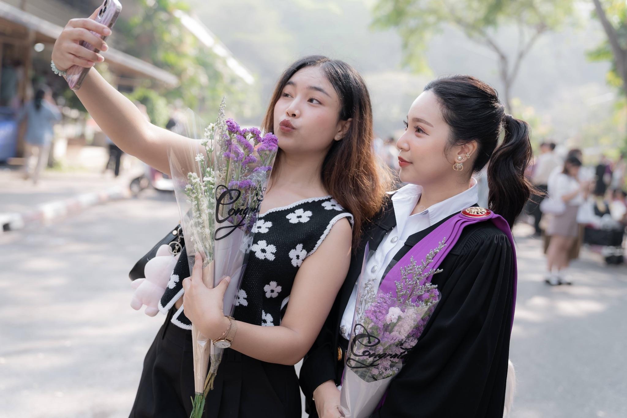 ผลงานรับปริญญา โดย Lookchin Photographer ภาพที่ 13
