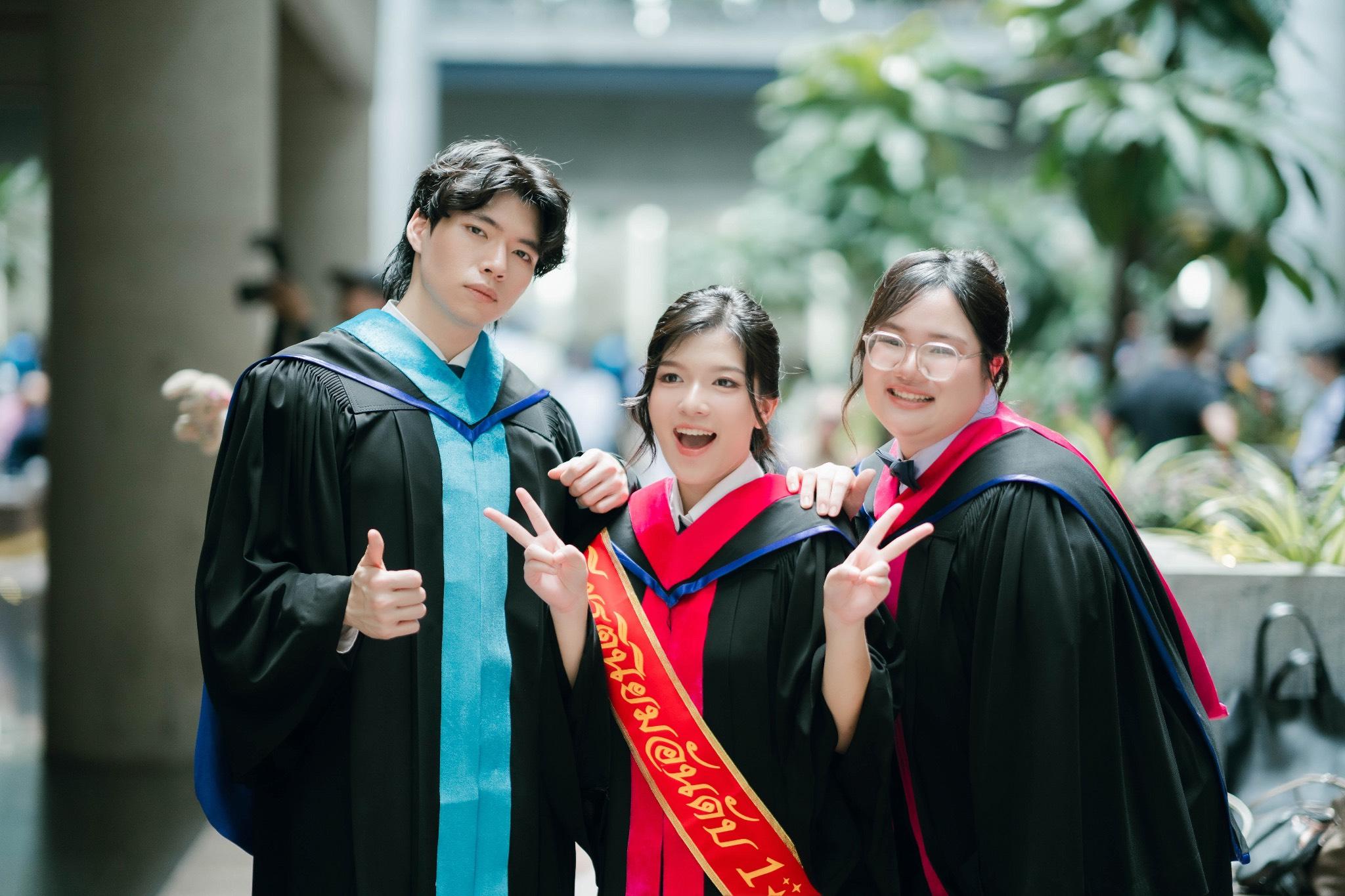ผลงานรับปริญญา โดย Lookchin Photographer ภาพที่ 17