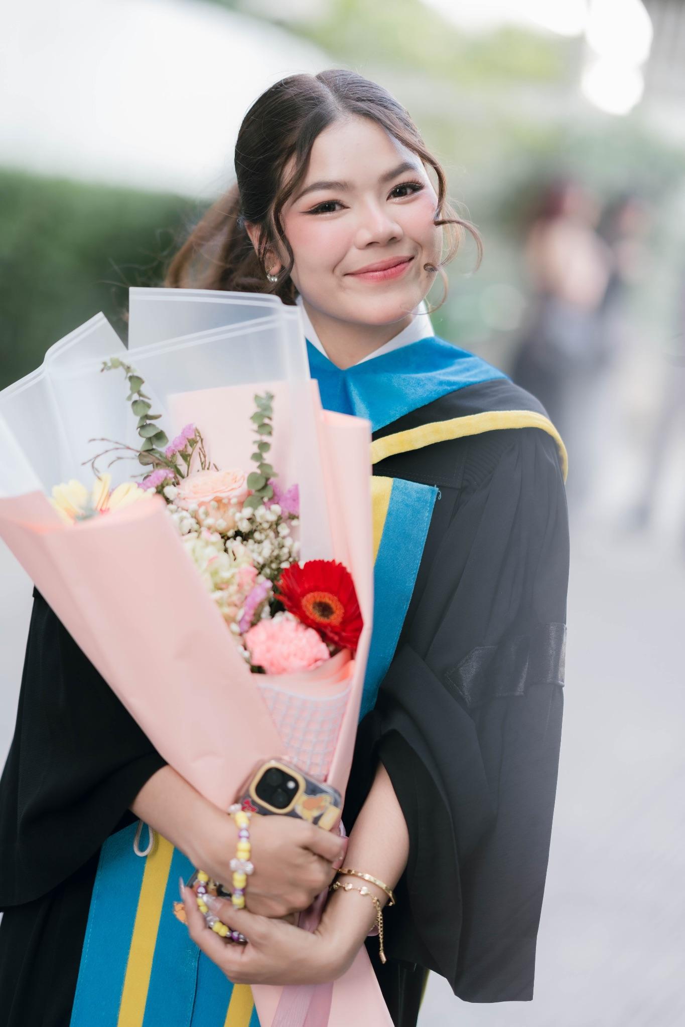 ผลงานรับปริญญา โดย Lookchin Photographer ภาพที่ 15