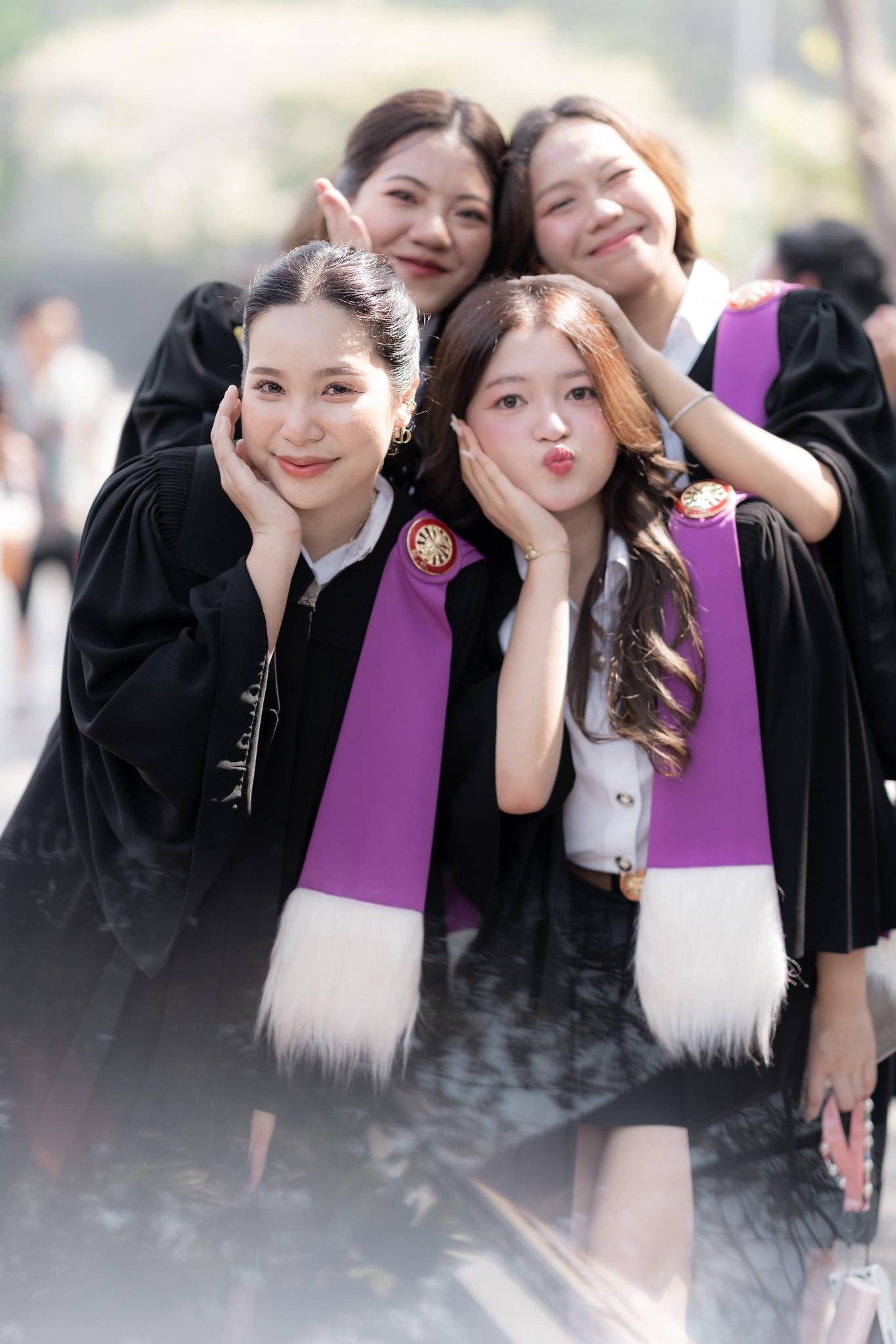 ผลงานรับปริญญา โดย Lookchin Photographer ภาพที่ 4