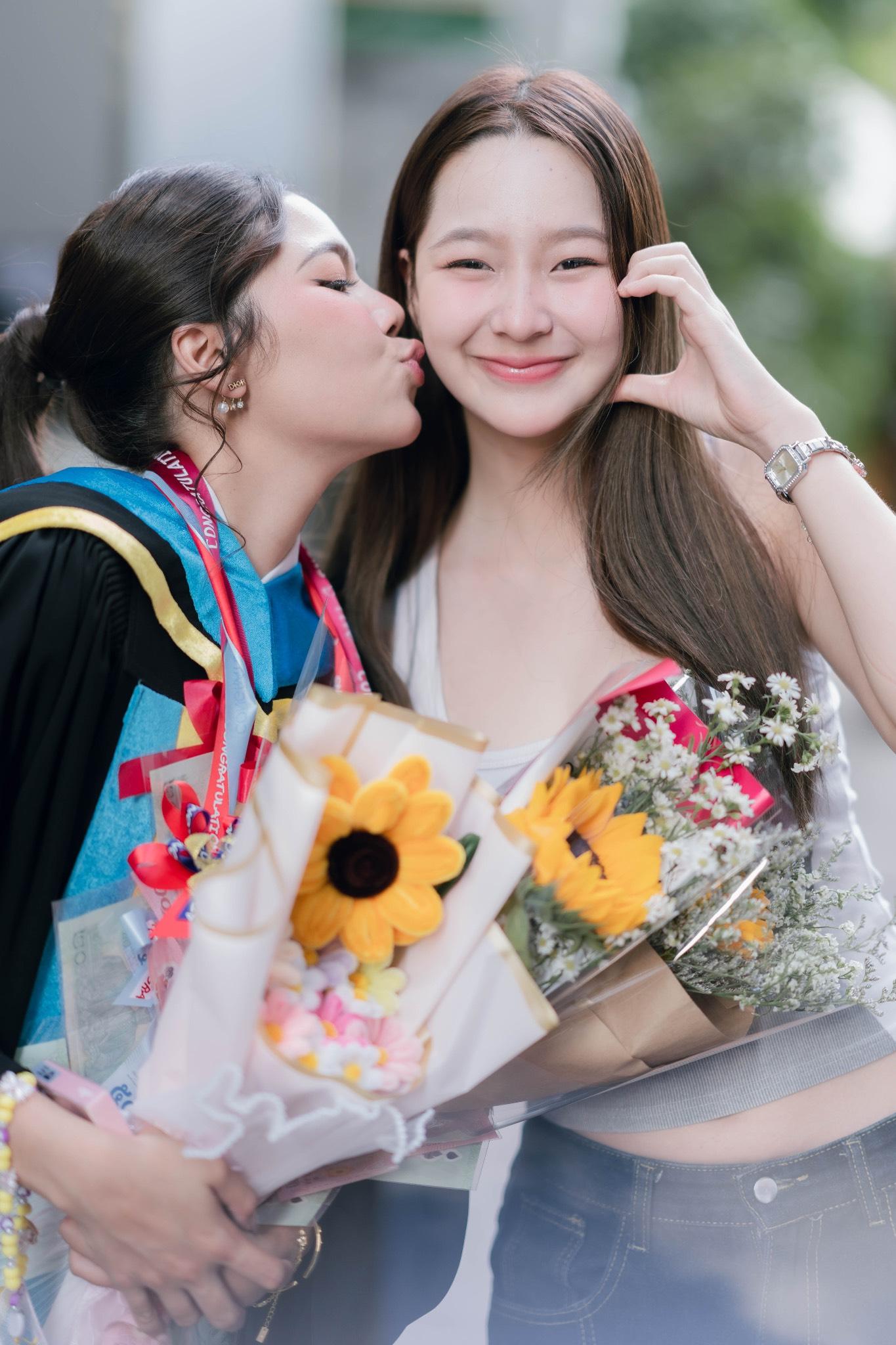 ผลงานรับปริญญา โดย Lookchin Photographer ภาพที่ 6