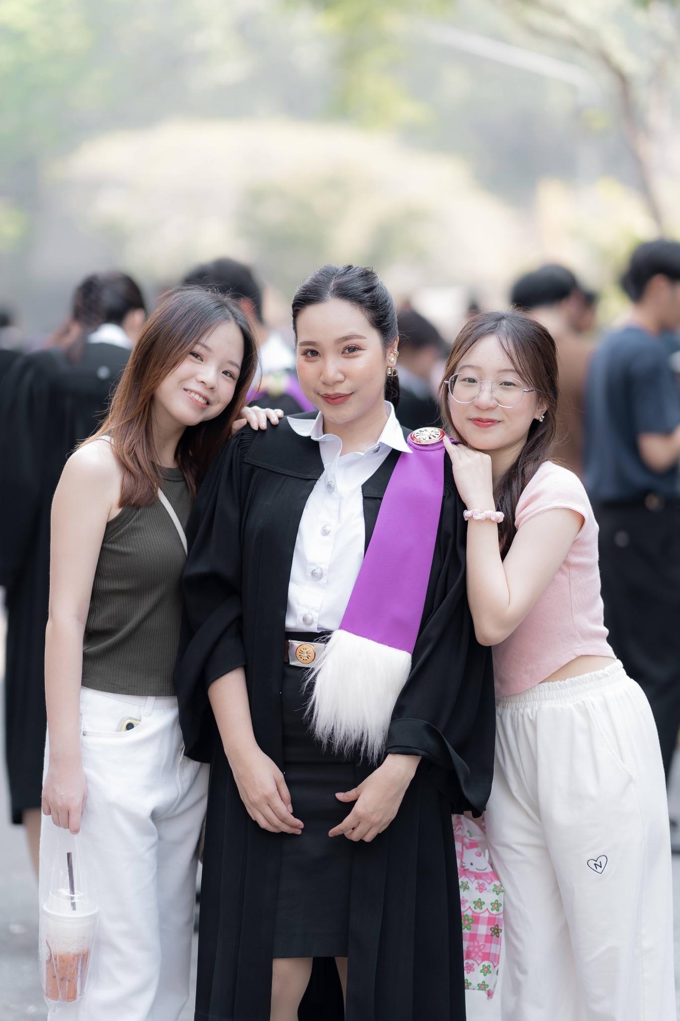 ผลงานรับปริญญา โดย Lookchin Photographer ภาพที่ 18