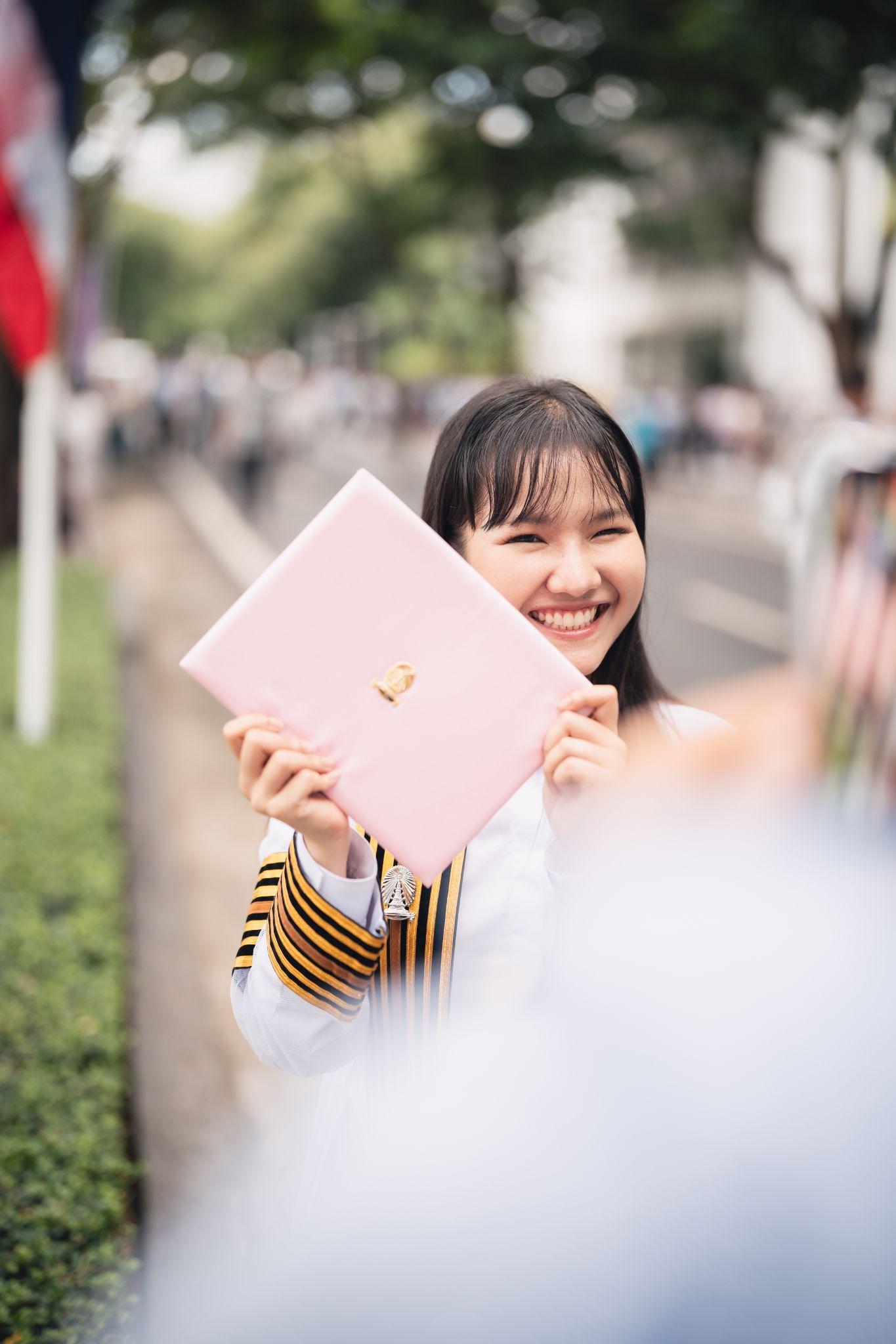 ผลงานรับปริญญา จุฬาลงกรณ์มหาวิทยาลัย โดย KM.PhotoStudio ภาพที่ 1