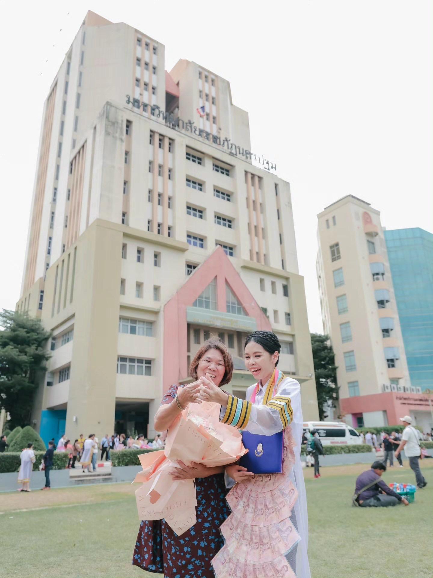 ผลงานรับปริญญา โดย Captain Studio ภาพที่ 16