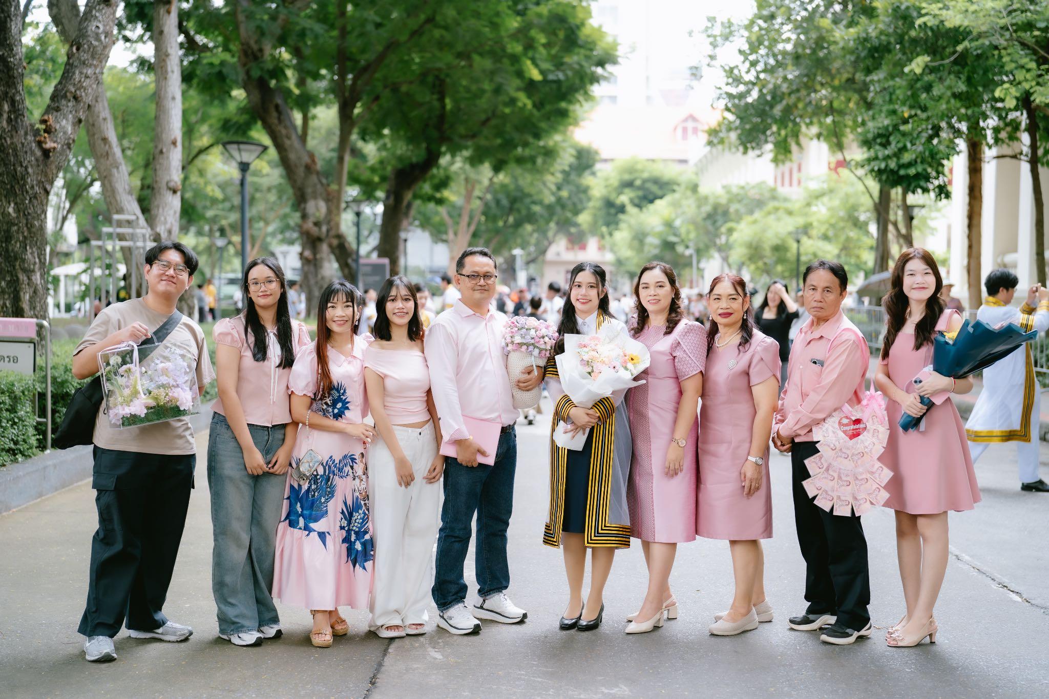 ผลงานรับปริญญา จุฬาลงกรณ์มหาวิทยาลัย โดย Akeanan Photo ภาพที่ 2