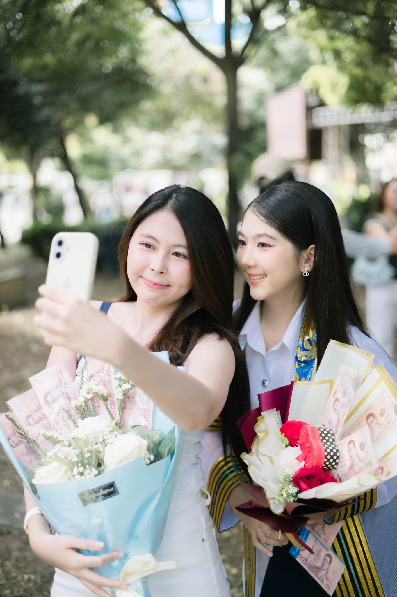 ผลงานรับปริญญา มหาวิทยาลัยราชภัฏวไลยอลงกรณ์ ในพระบรมราชูปถัมภ์ โดย tongfilms ภาพที่ 17