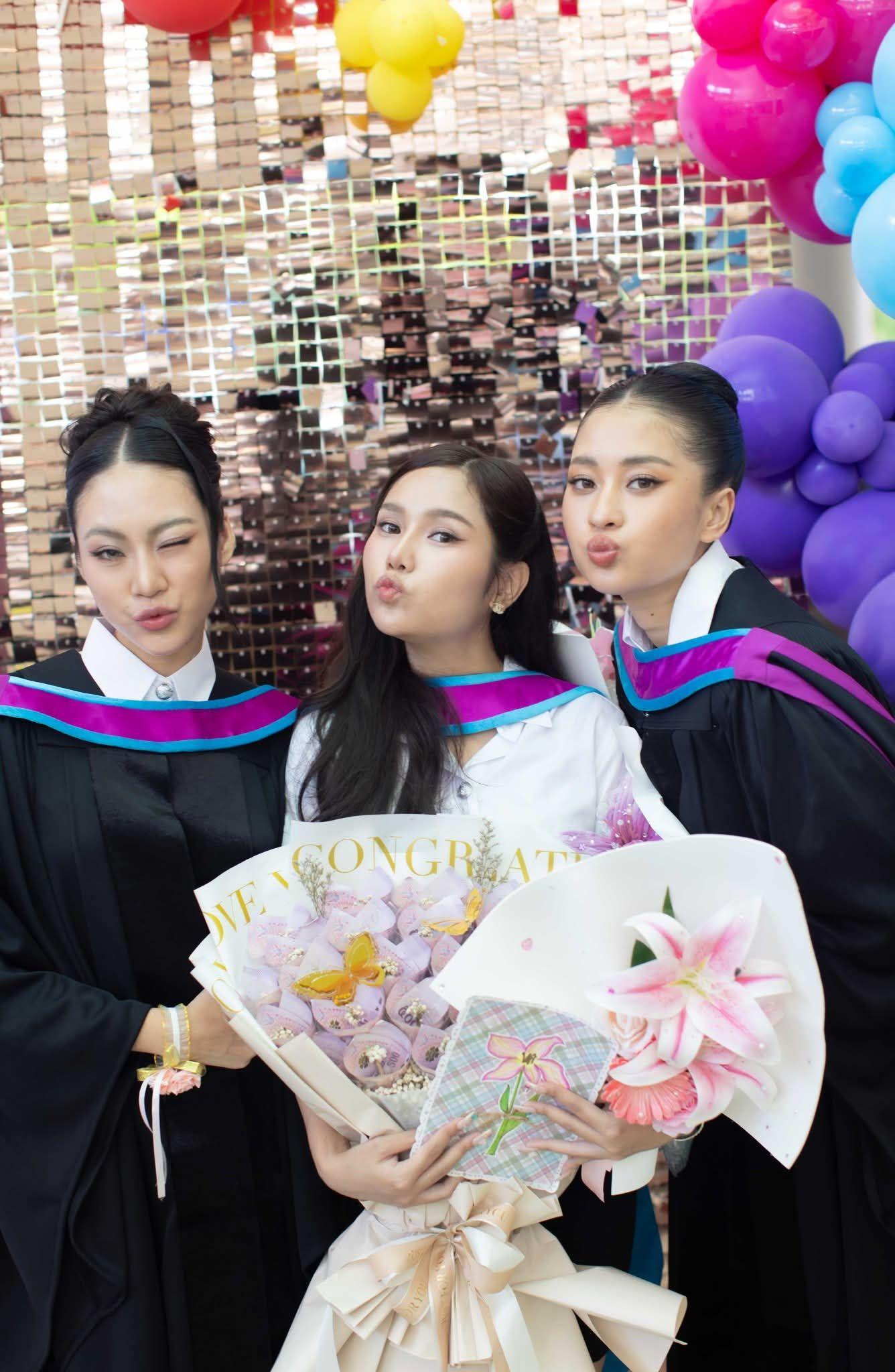 ผลงานรับปริญญา โดย Sky Photo ภาพที่ 2