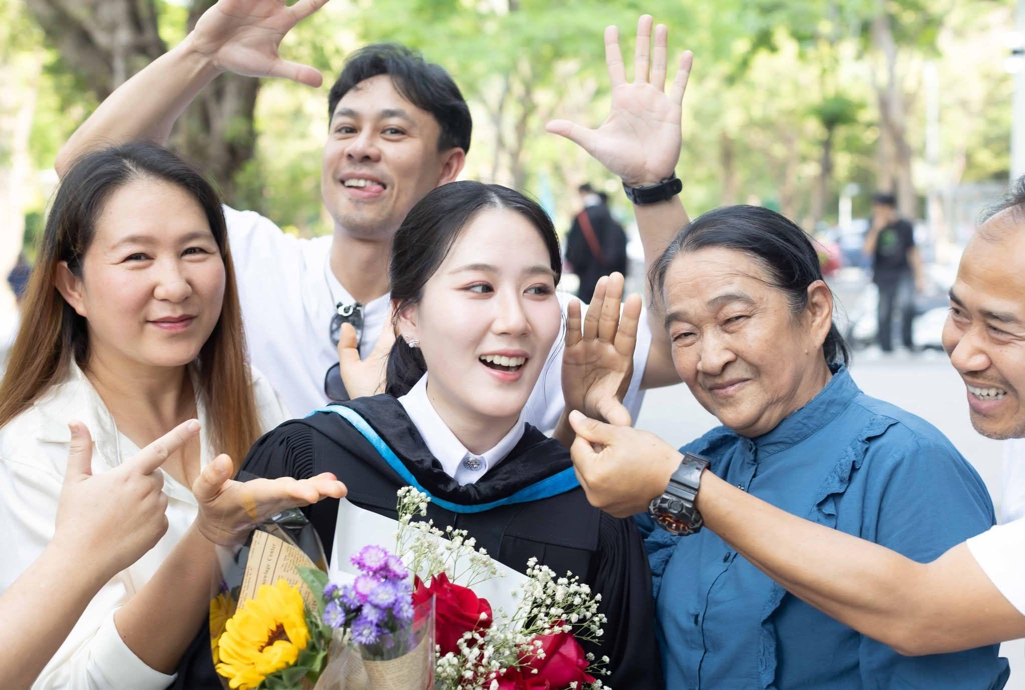 ผลงานรับปริญญา มหาวิทยาลัยศิลปากร โดย Sky Photo ภาพที่ 3
