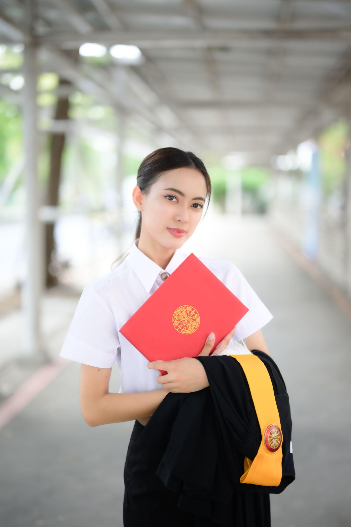 ผลงานรับปริญญา มหาวิทยาลัยธรรมศาสตร์ โดย 105.4Gallery ภาพที่ 1