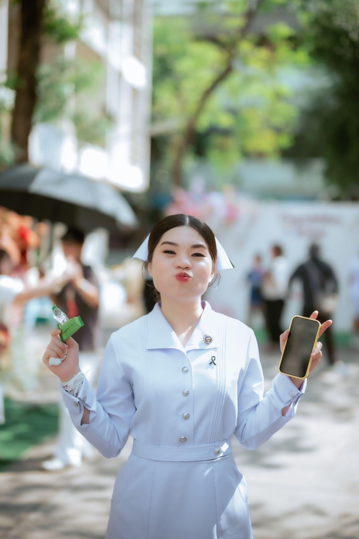 ผลงานรับปริญญา สถาบันพระบรมราชชนก โดย 105.4Gallery ภาพที่ 4