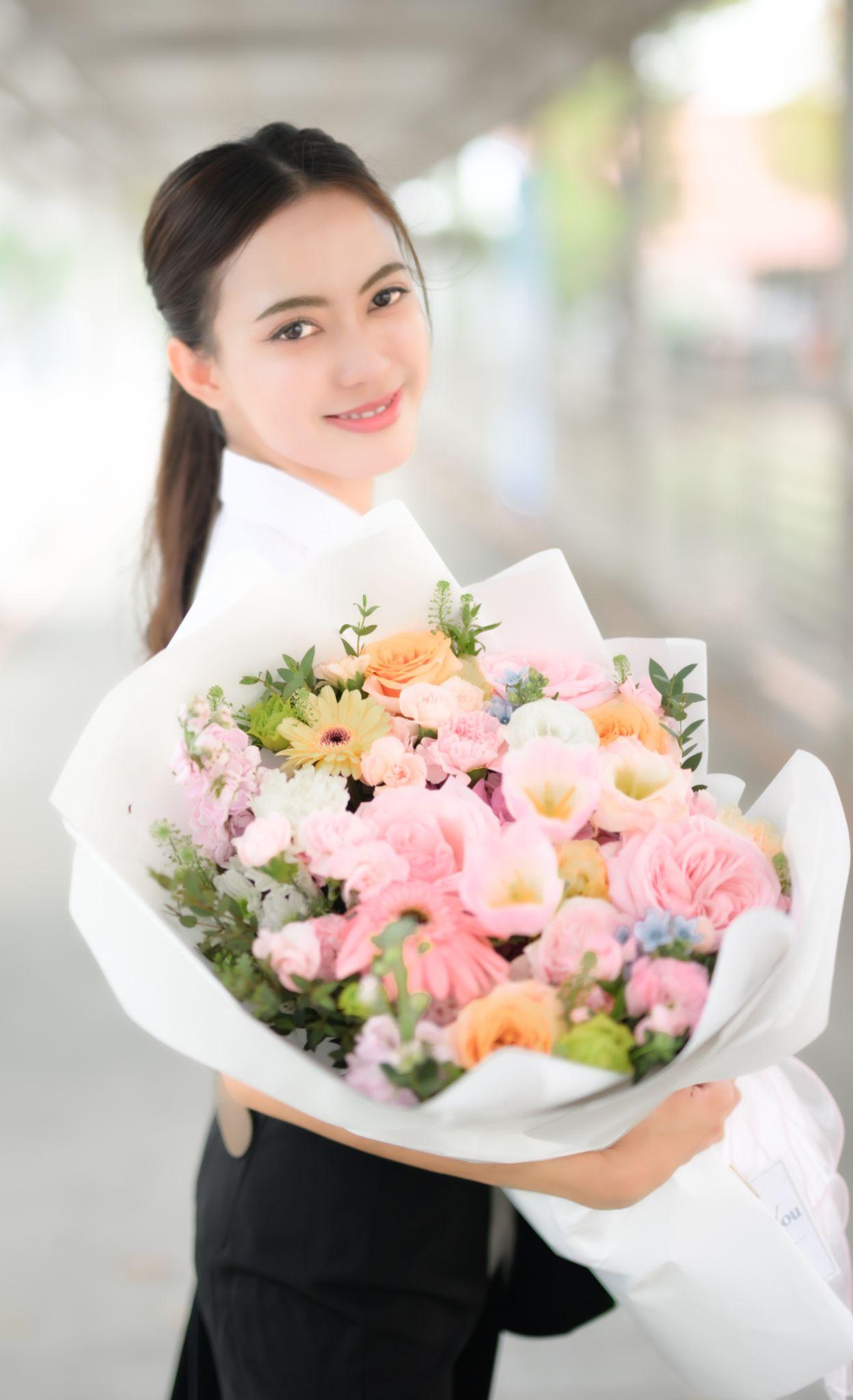 ผลงานรับปริญญา มหาวิทยาลัยธรรมศาสตร์ โดย 105.4Gallery ภาพที่ 2