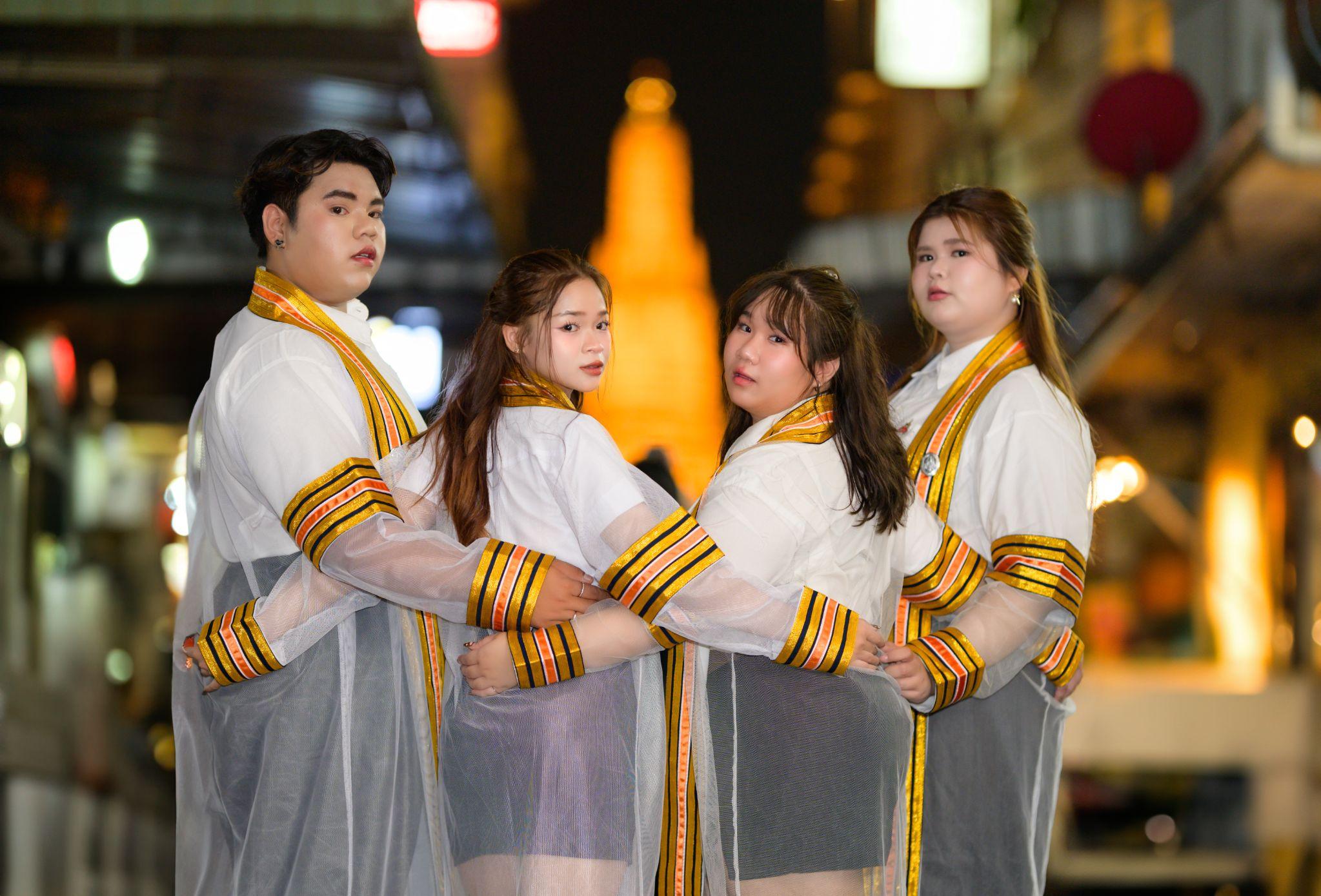 ผลงานรับปริญญา มหาวิทยาลัยราชภัฏสวนสุนันทา โดย 105.4Gallery ภาพที่ 1