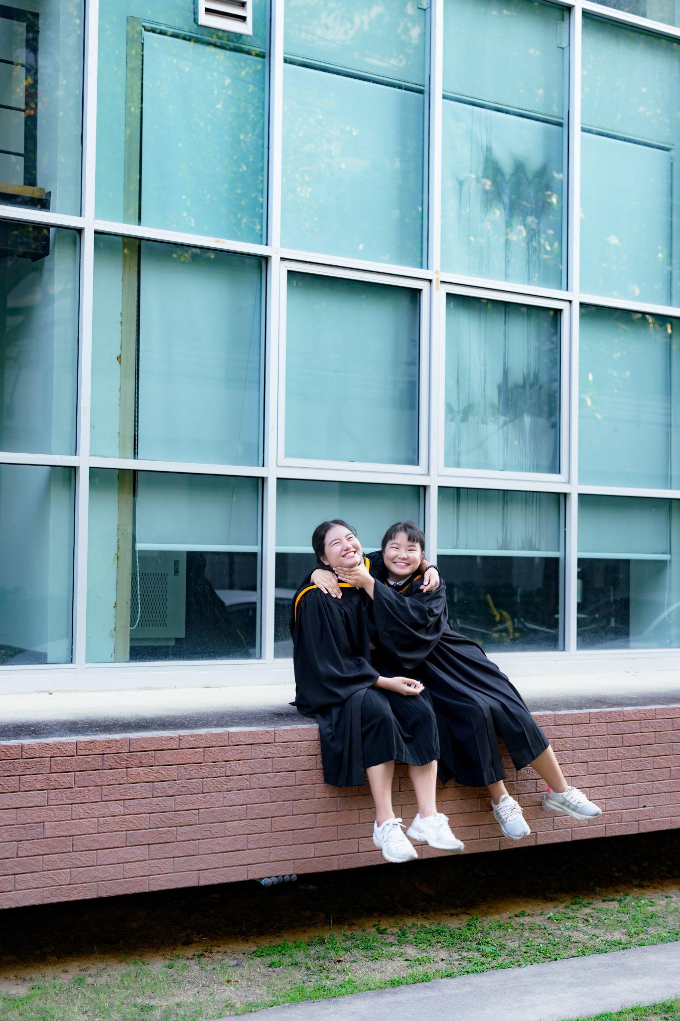 ผลงานรับปริญญา มหาวิทยาลัยศิลปากร โดย 105.4Gallery ภาพที่ 5