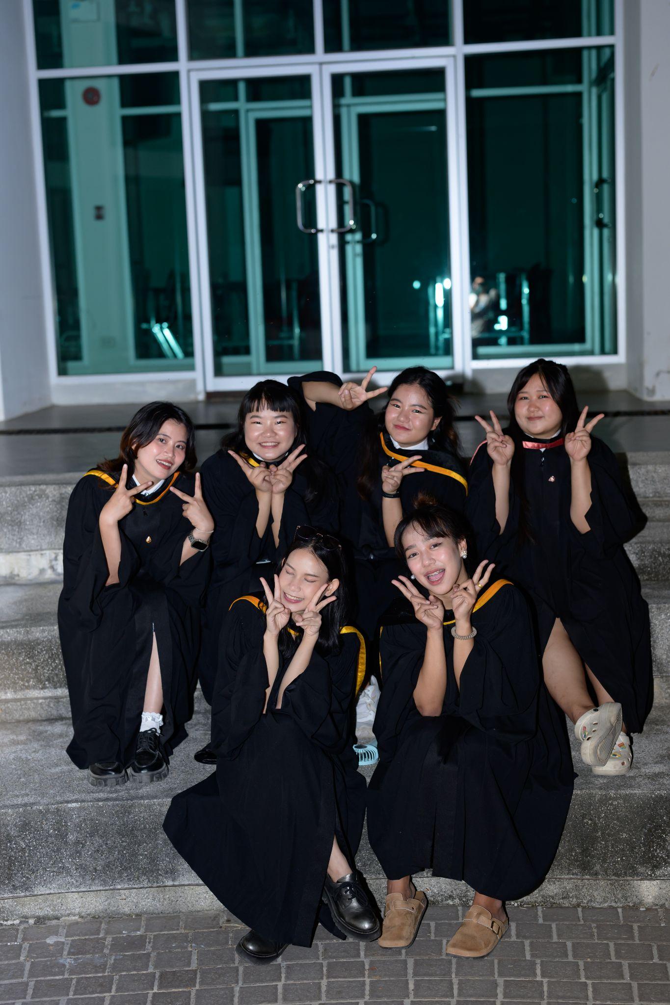 ผลงานรับปริญญา มหาวิทยาลัยศิลปากร โดย 105.4Gallery ภาพที่ 10