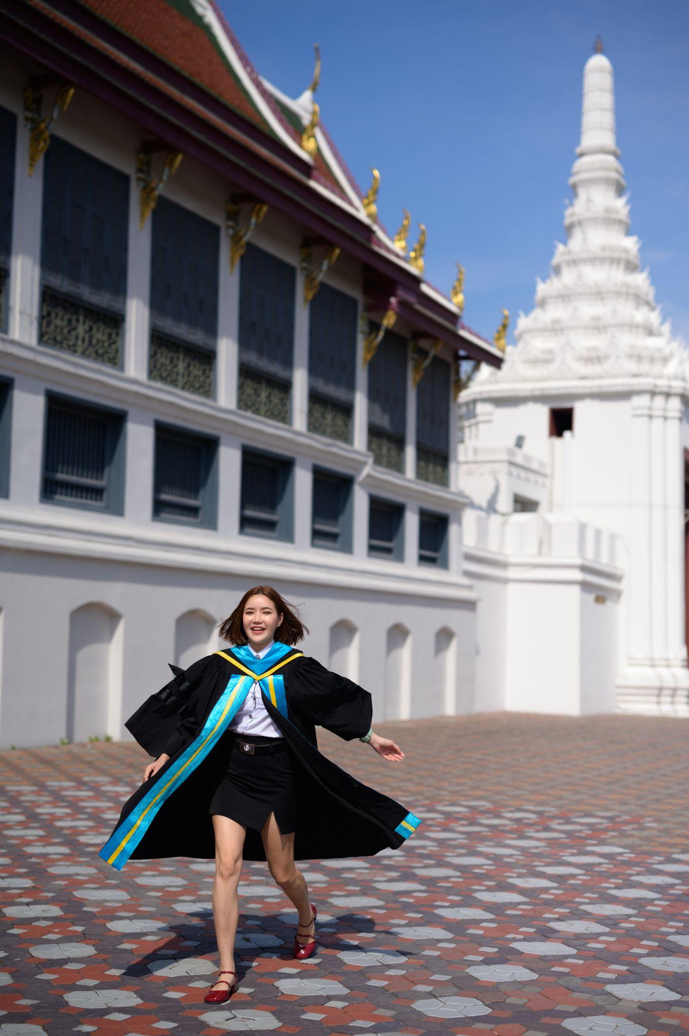 ผลงานรับปริญญา มหาวิทยาลัยหอการค้าไทย โดย 105.4Gallery ภาพที่ 1