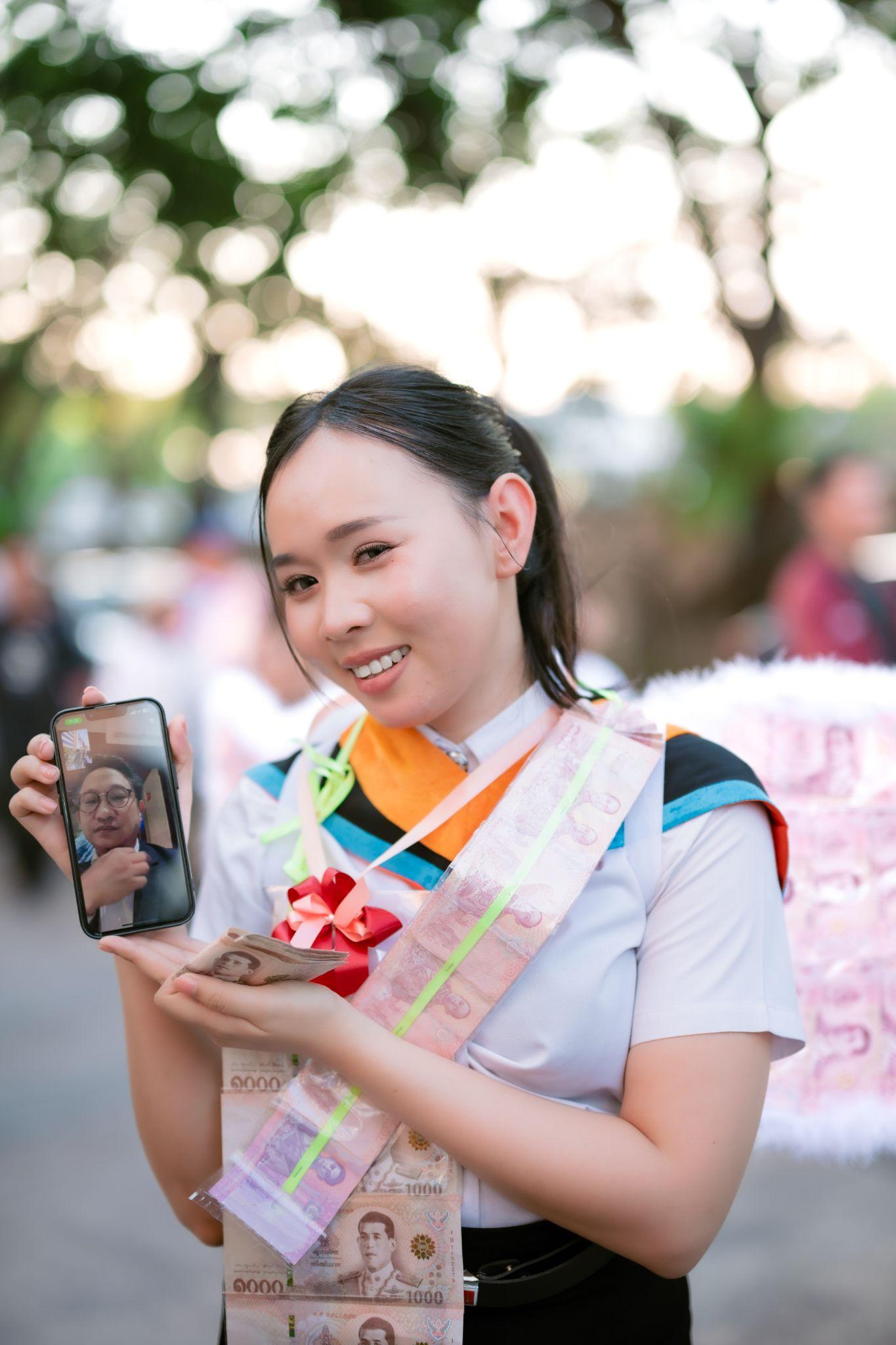 ผลงานรับปริญญา มหาวิทยาลัยเกษมบัณฑิต โดย 105.4Gallery ภาพที่ 13