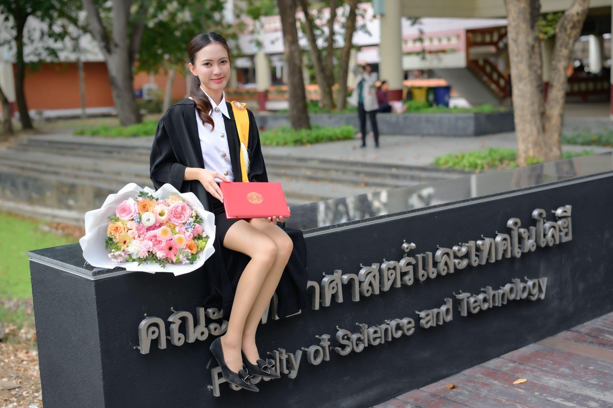 ผลงานรับปริญญา มหาวิทยาลัยธรรมศาสตร์ โดย 105.4Gallery ภาพที่ 6