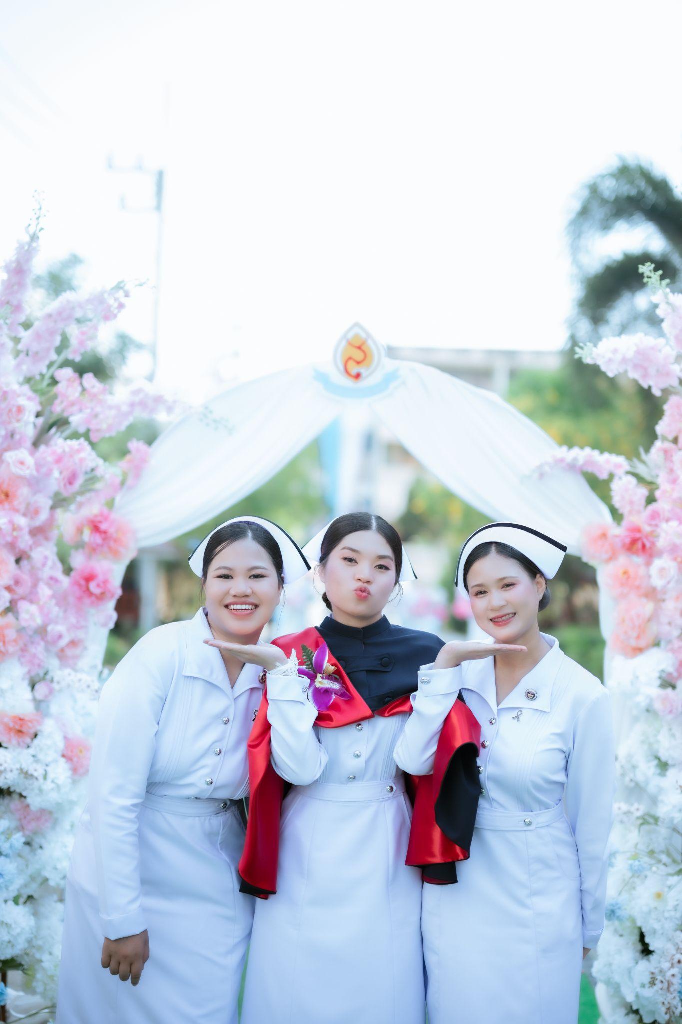 ผลงานรับปริญญา สถาบันพระบรมราชชนก โดย 105.4Gallery ภาพที่ 13