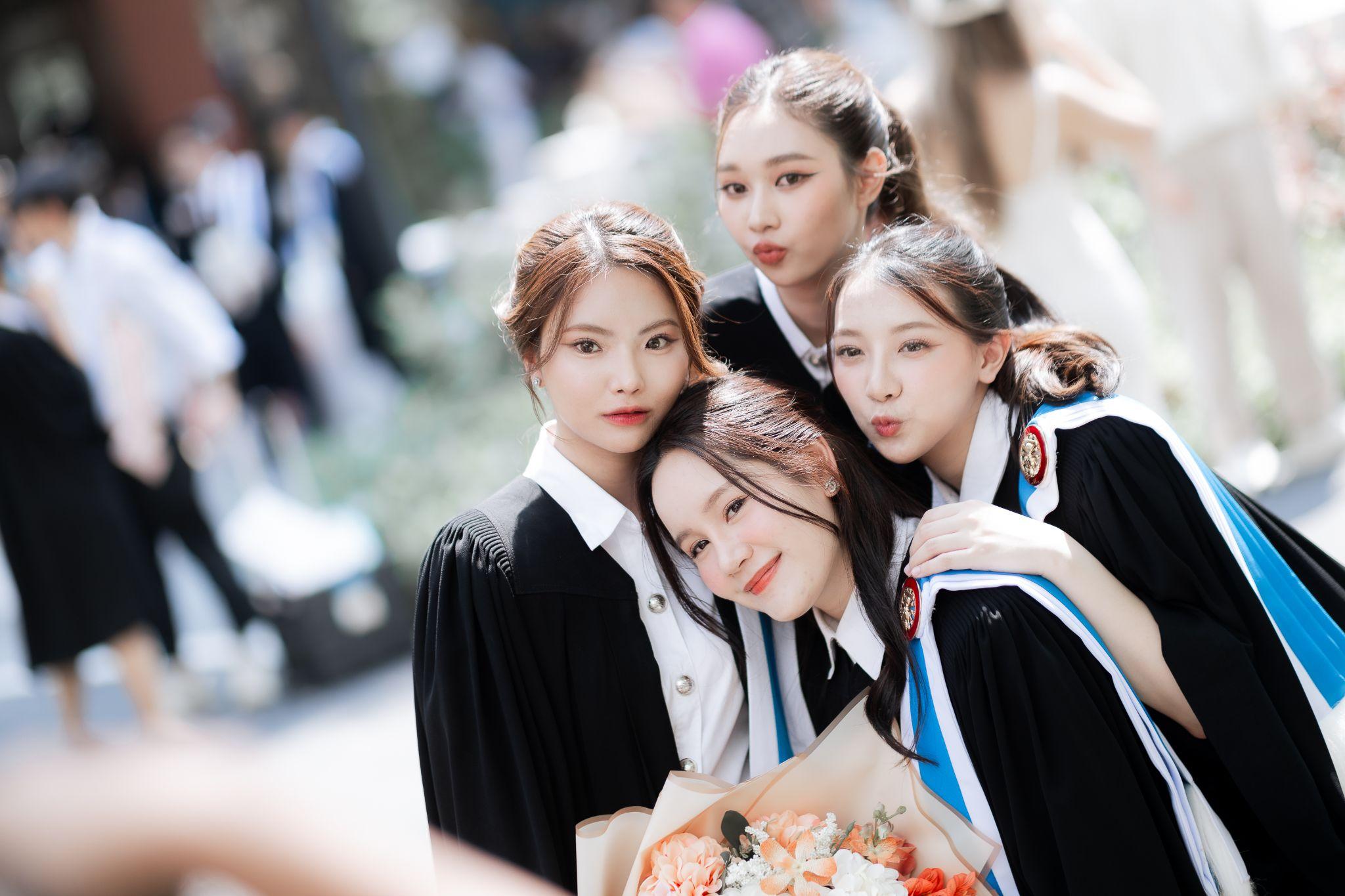 ผลงานรับปริญญา มหาวิทยาลัยธรรมศาสตร์ โดย PureHeart Photo ภาพที่ 13