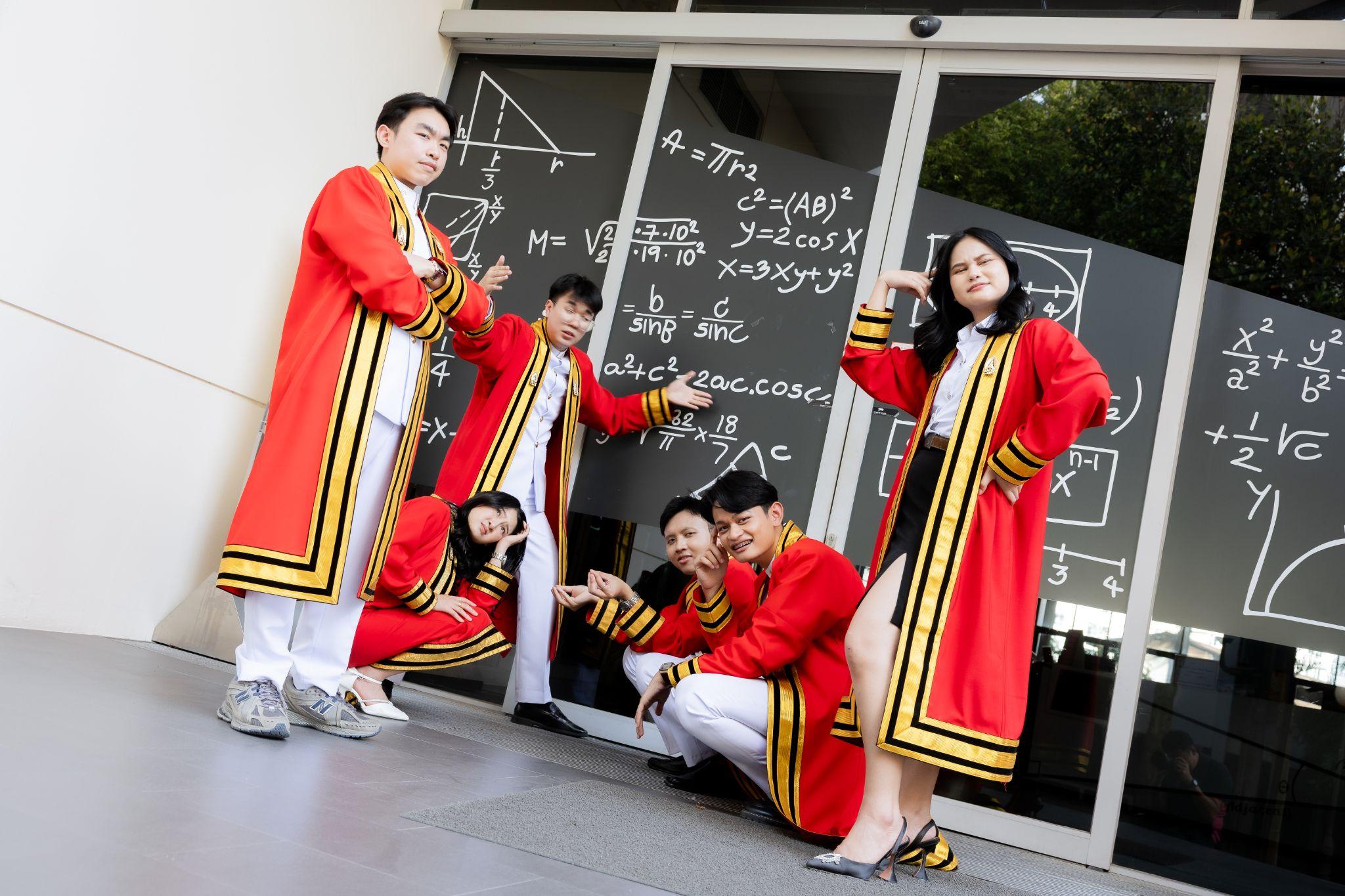 ผลงานรับปริญญา มหาวิทยาลัยเทคโนโลยีพระจอมเกล้าธนบุรี โดย PureHeart Photo ภาพที่ 1