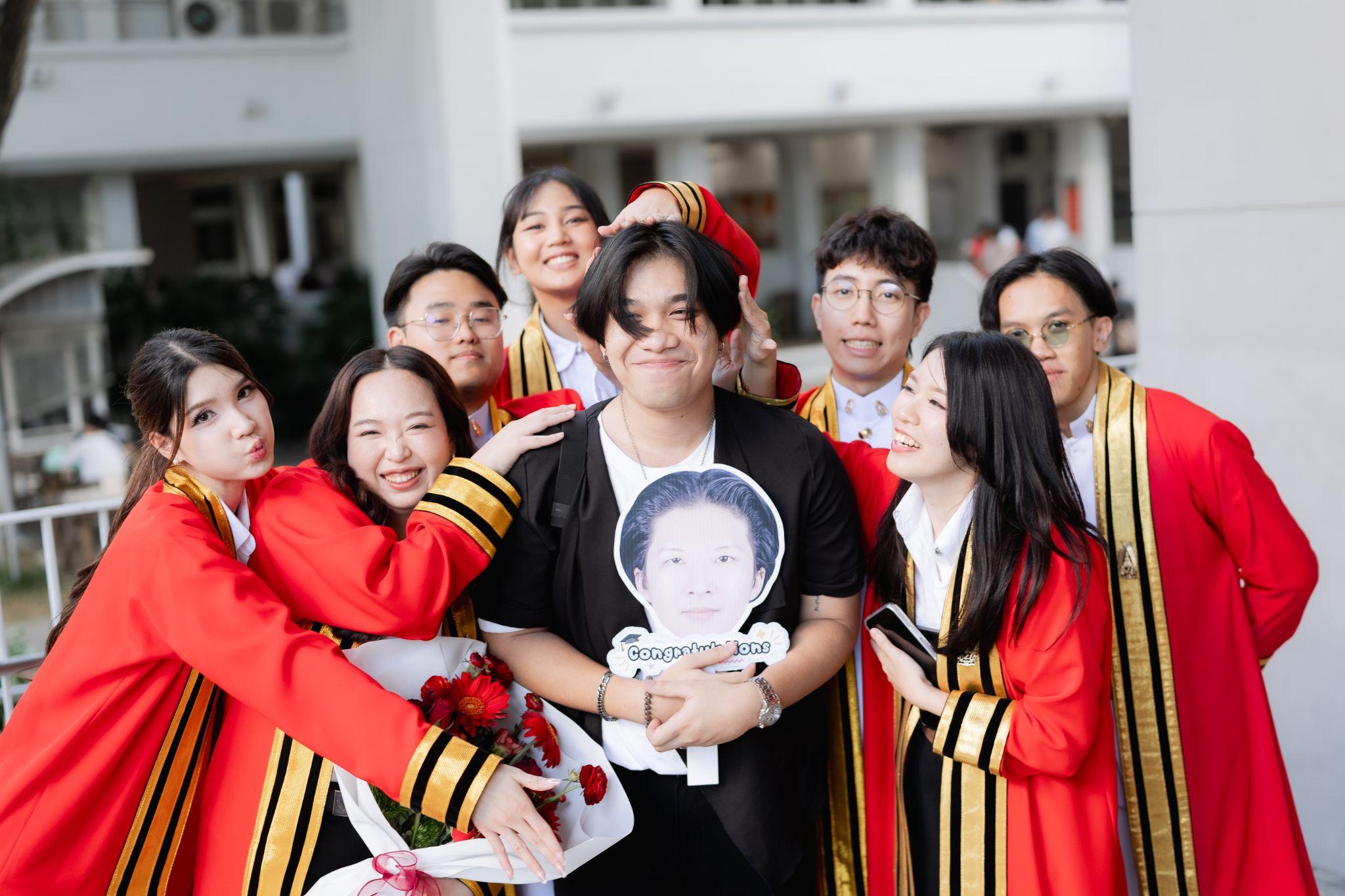 ผลงานรับปริญญา มหาวิทยาลัยเทคโนโลยีพระจอมเกล้าธนบุรี โดย PureHeart Photo ภาพที่ 12