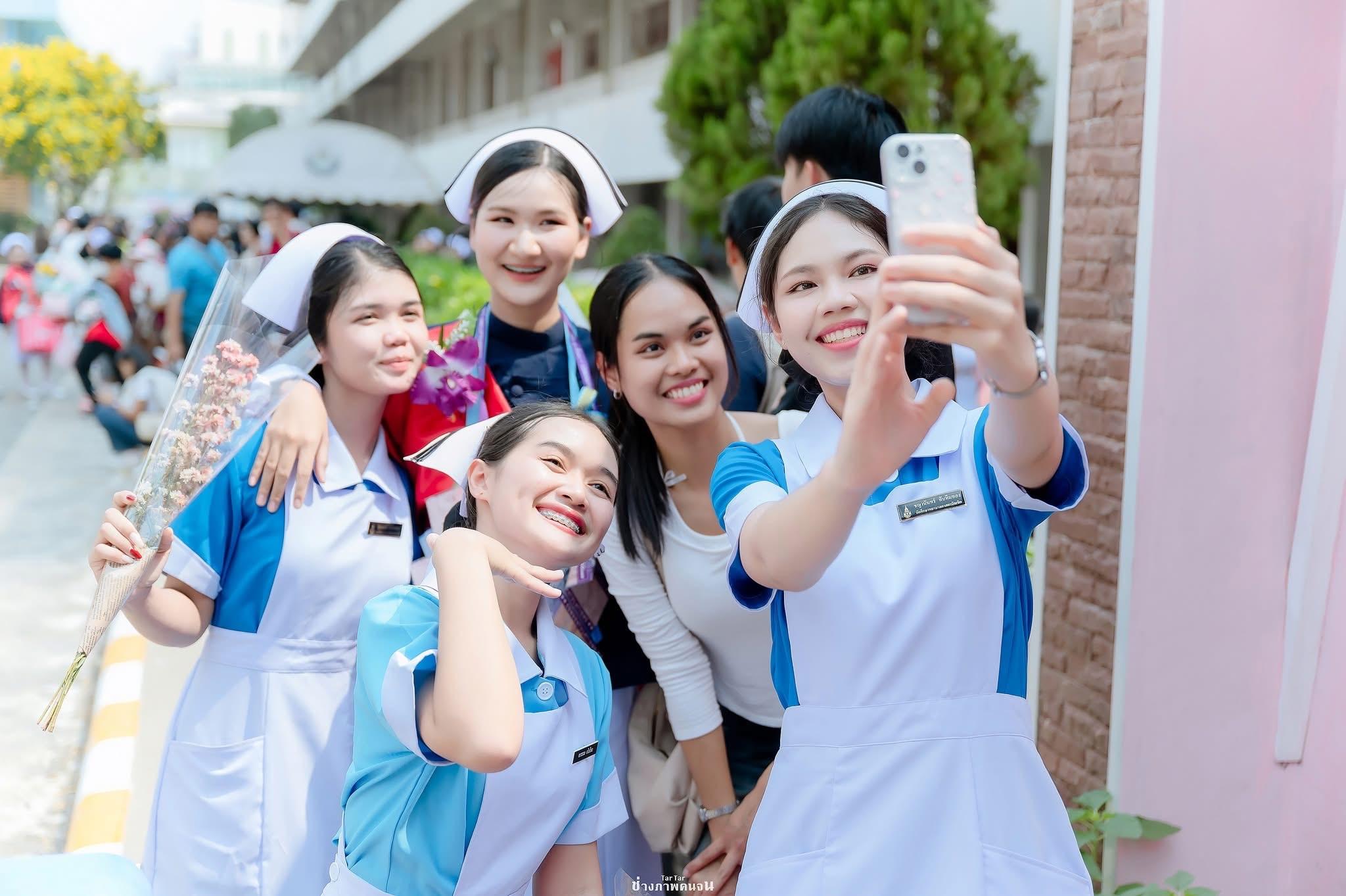 ผลงานรับปริญญา โดย Tarpixels ภาพที่ 9